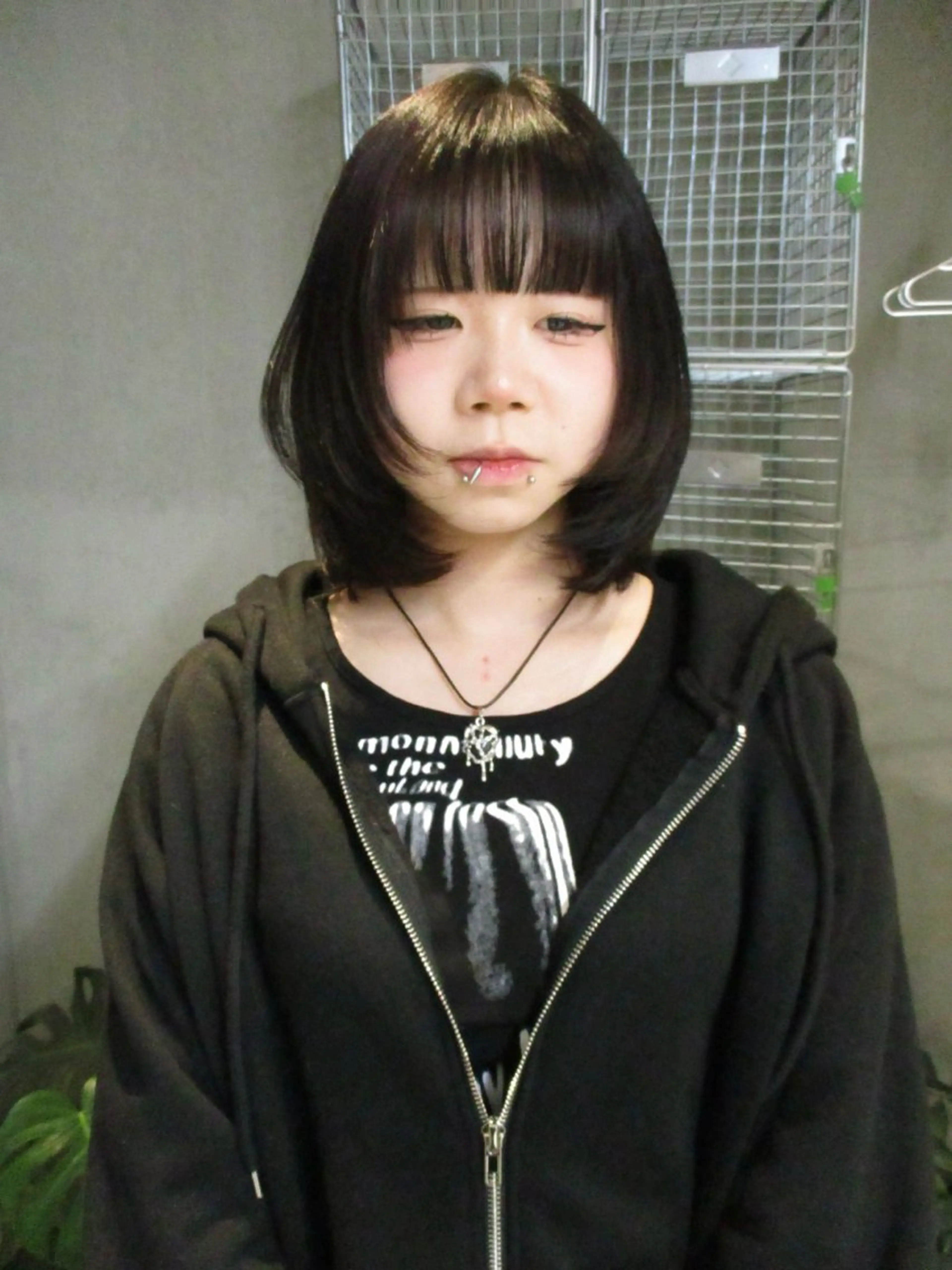 ミディアム ボブレイヤー ボブ レイヤーカット SLAY所属・マツイ モモノのヘアスタイル