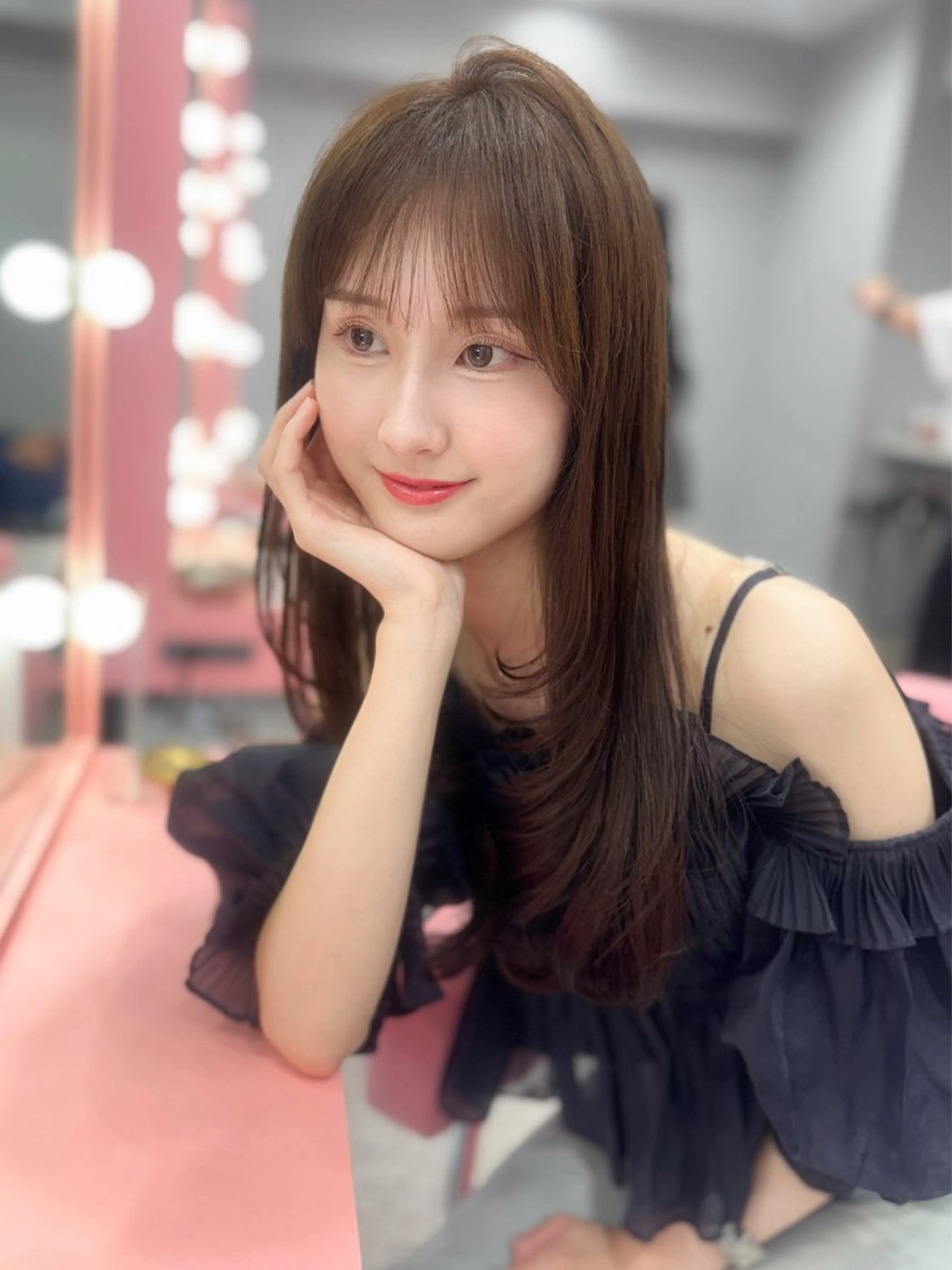 ロング ケアカラー くびれヘア 顔まわりレイヤー 顔周りカット 韓国風ヘア カット ヘアカラー トリートメント 顔周り/透明感カラー REINA𓍯のヘアスタイル