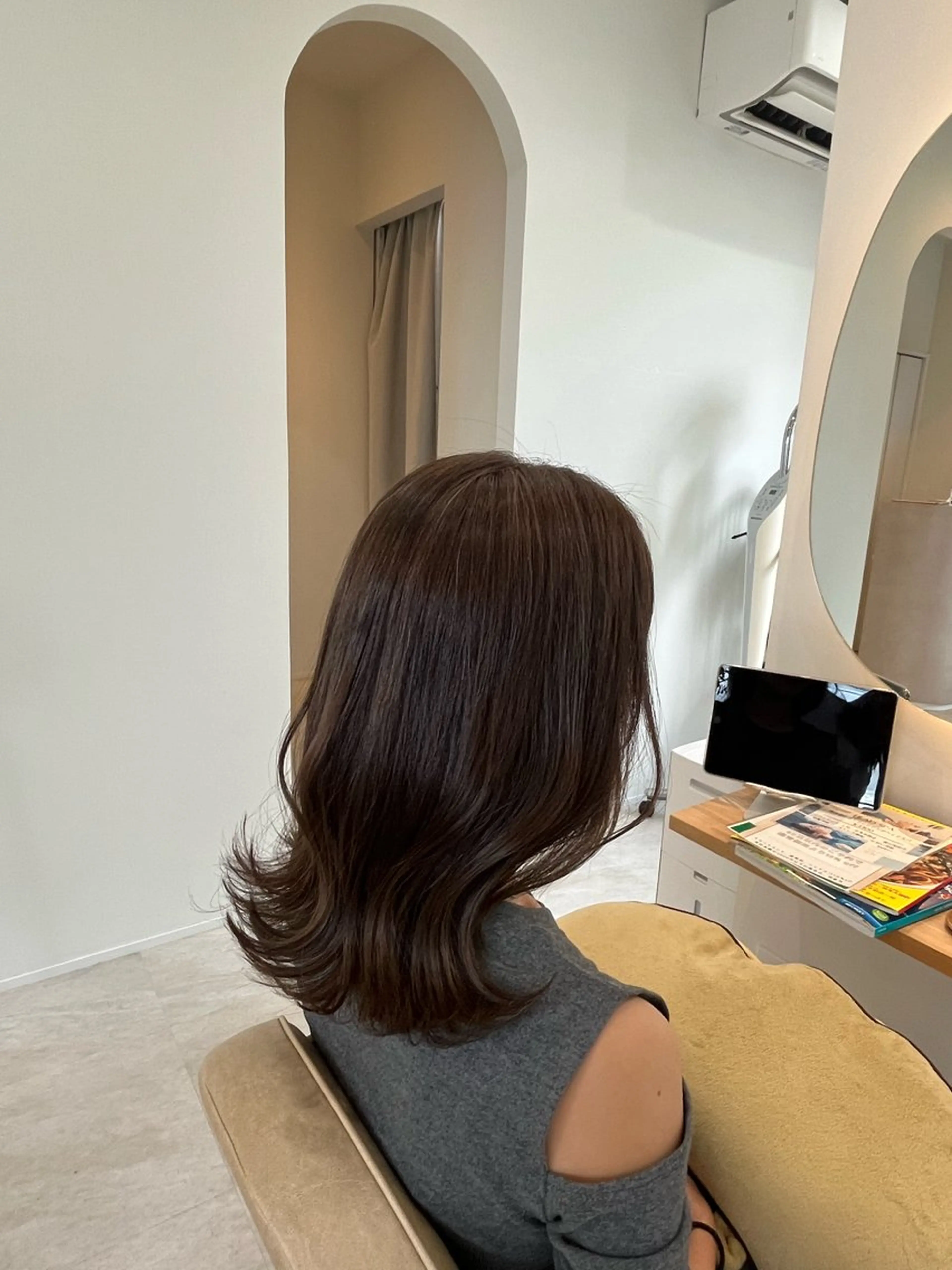 ミディアム カット ヘアカラー 加藤 明香里のヘアスタイル