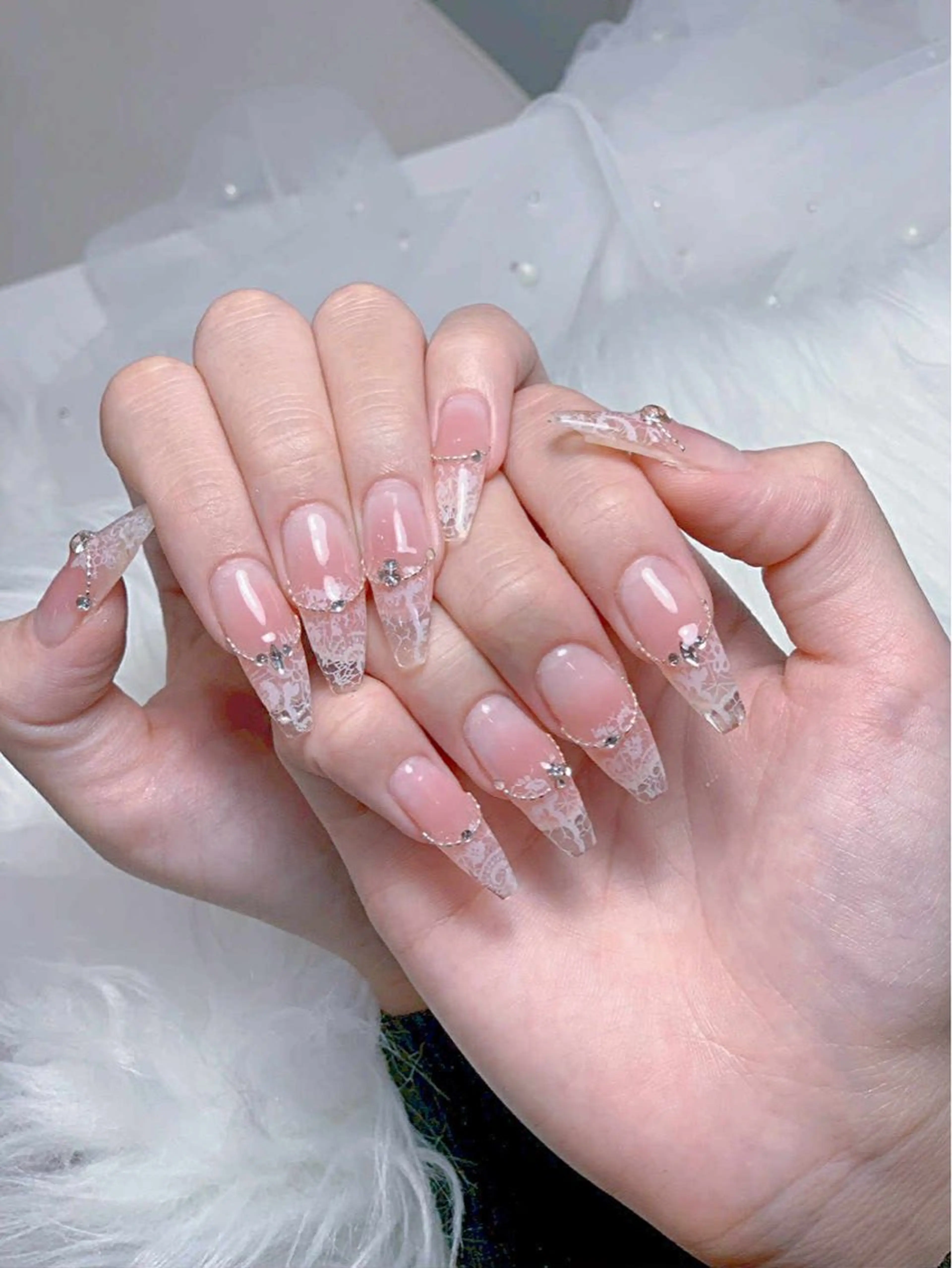 ネイル アートネイル オーロラネイル チークネイル 長さ出し フットネイル ハンドネイル ハンドケア Mio_ Noiranailのネイルデザイン