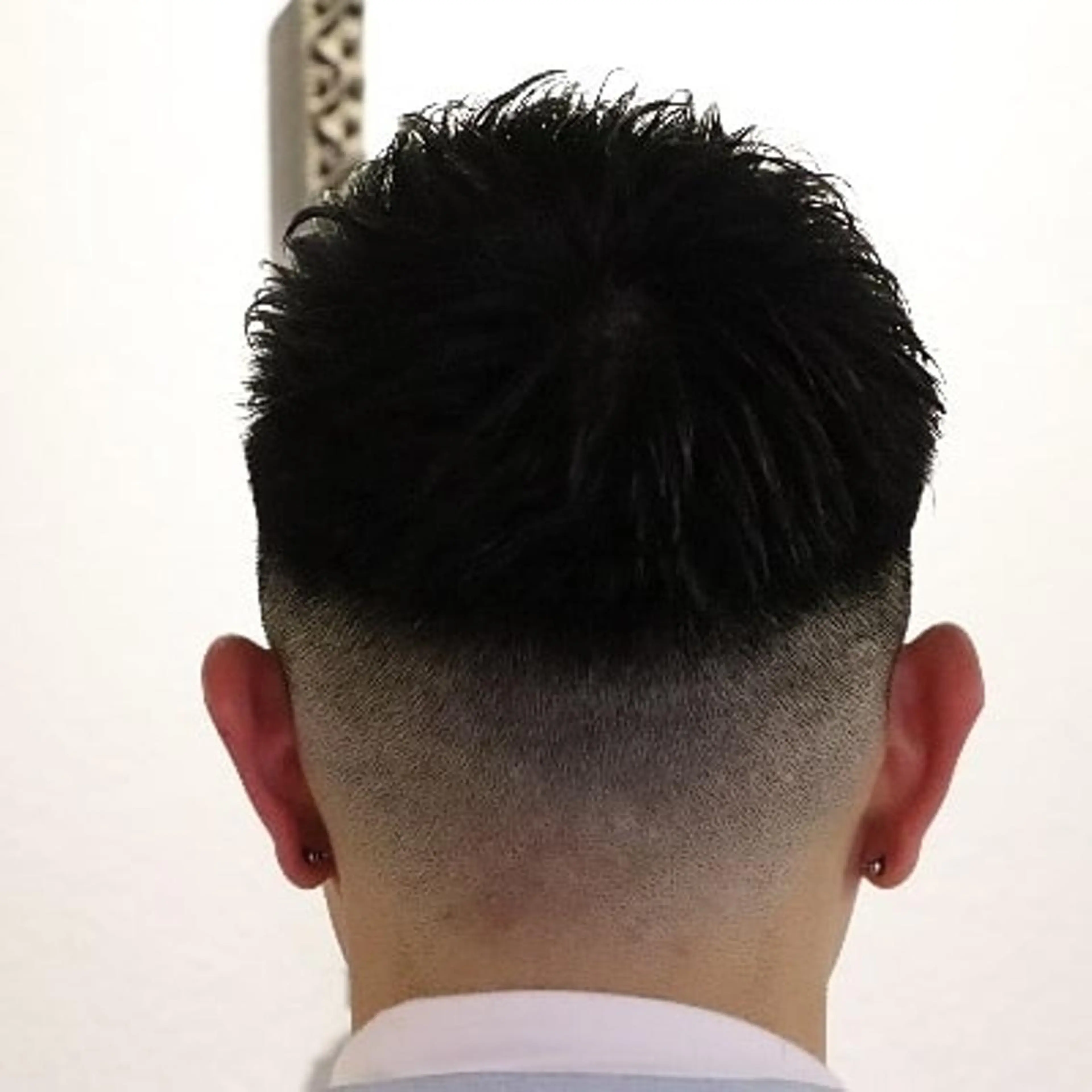 メンズ フェードカット スキンフェード 川端 智治のヘアスタイル