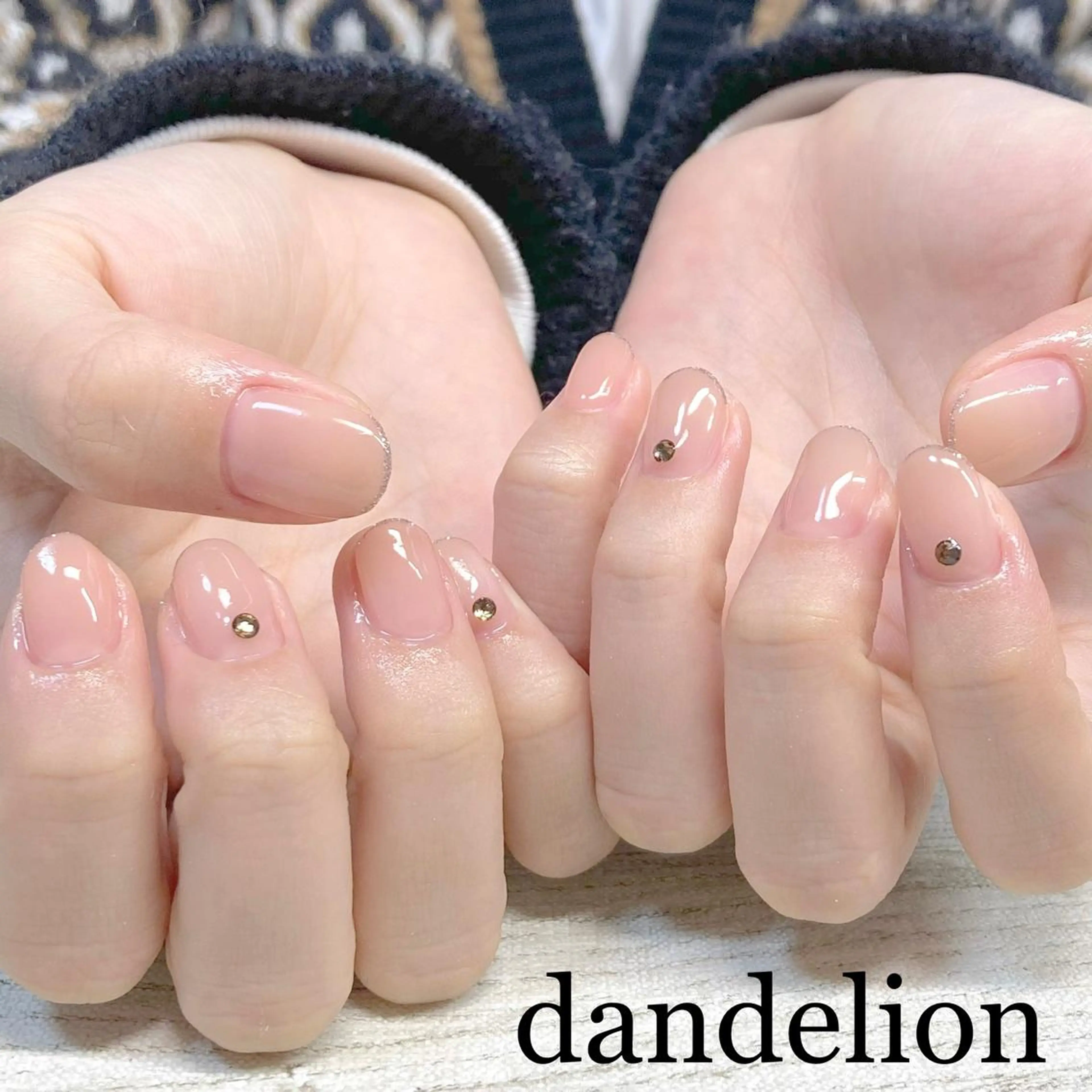 ネイル ラメ(グリッター) ストーンネイル ハンドネイル ハンドケア dandelion ダンデライオンのネイルデザイン