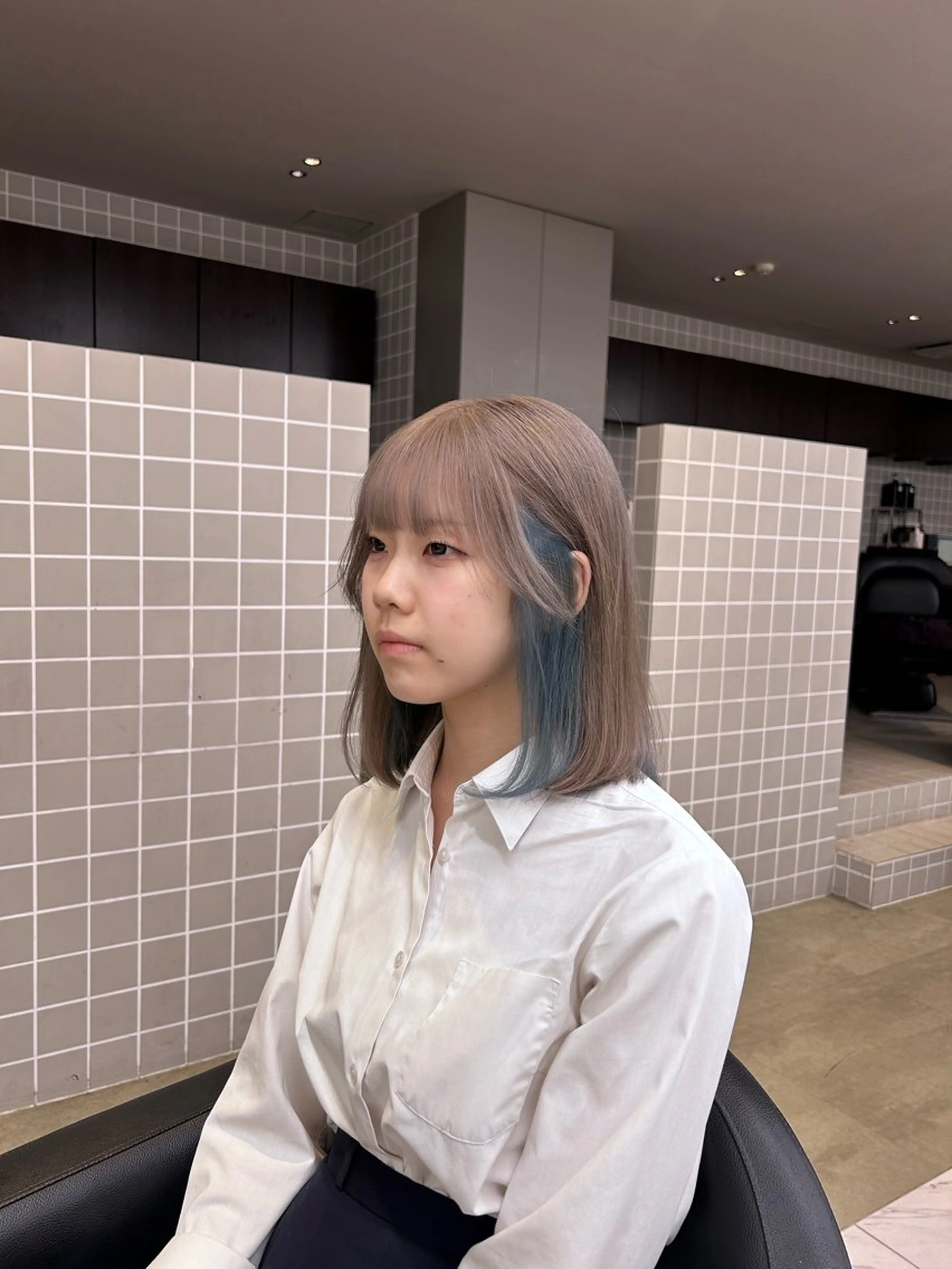 カラー ヘアカラー 透明感ベージュ🤎 ナチュラルレイヤーのヘアスタイル