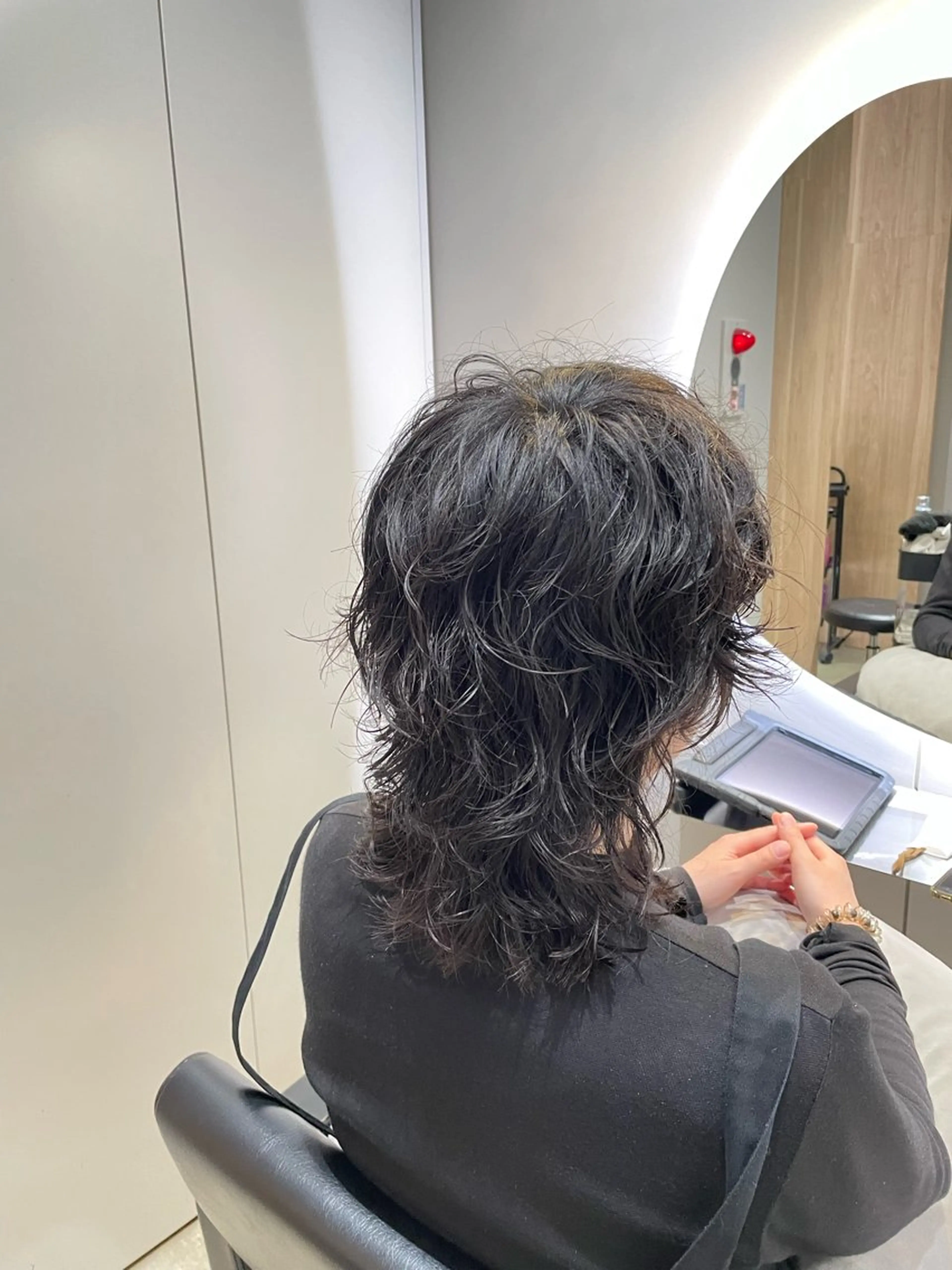 ミディアム パーマ ミディアムパーマ レイヤーカット スパイラルパーマ スタイリスト/ 武蔵新城/羽吹紗南のヘアスタイル