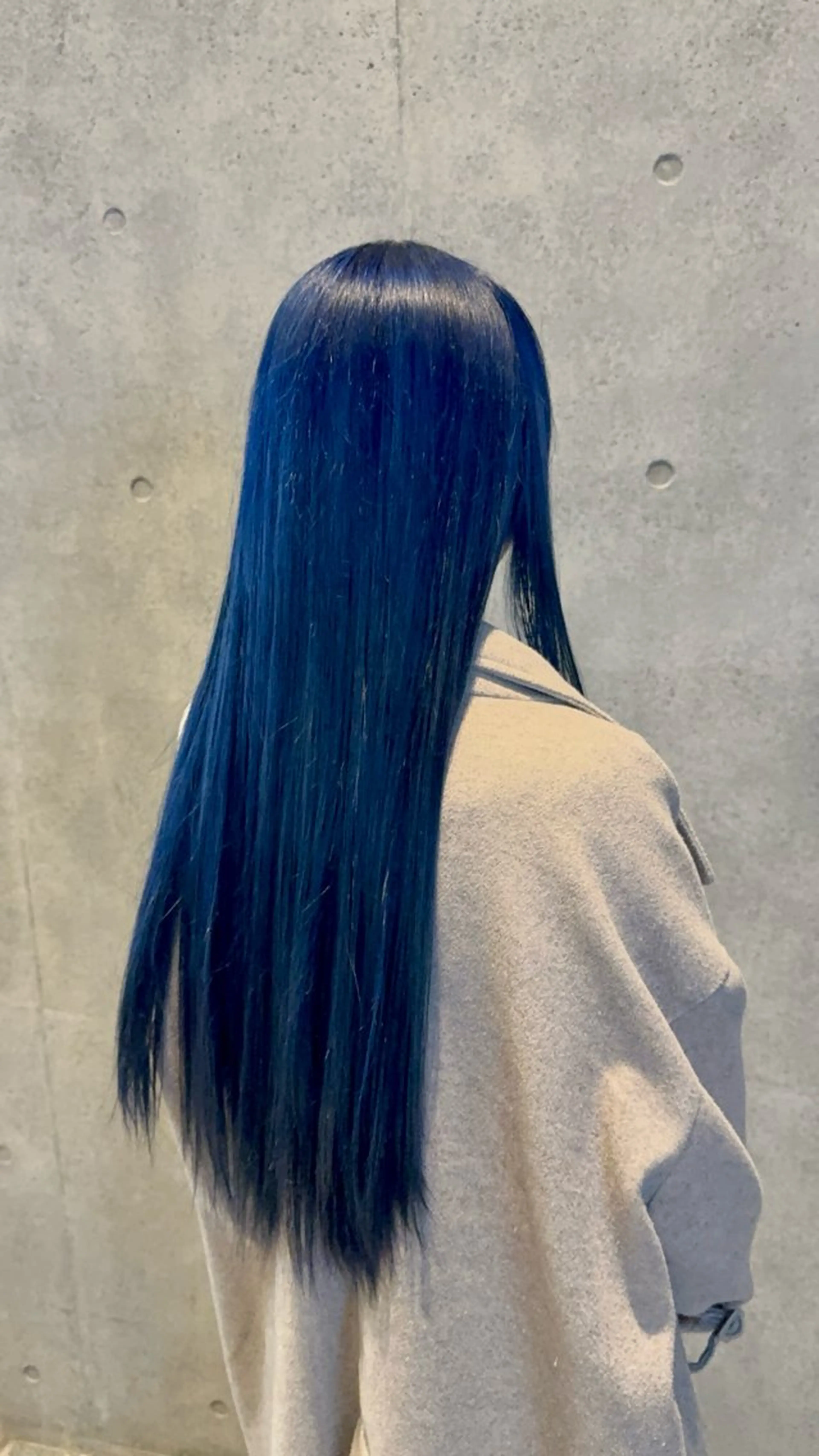 ロング カラー ブリーチ ブルーカラー ケアブリーチ ダブルカラー ハイトーンカラー ヘアカラー アニメオタク美容師/ メンズカット/僚汰のヘアスタイル