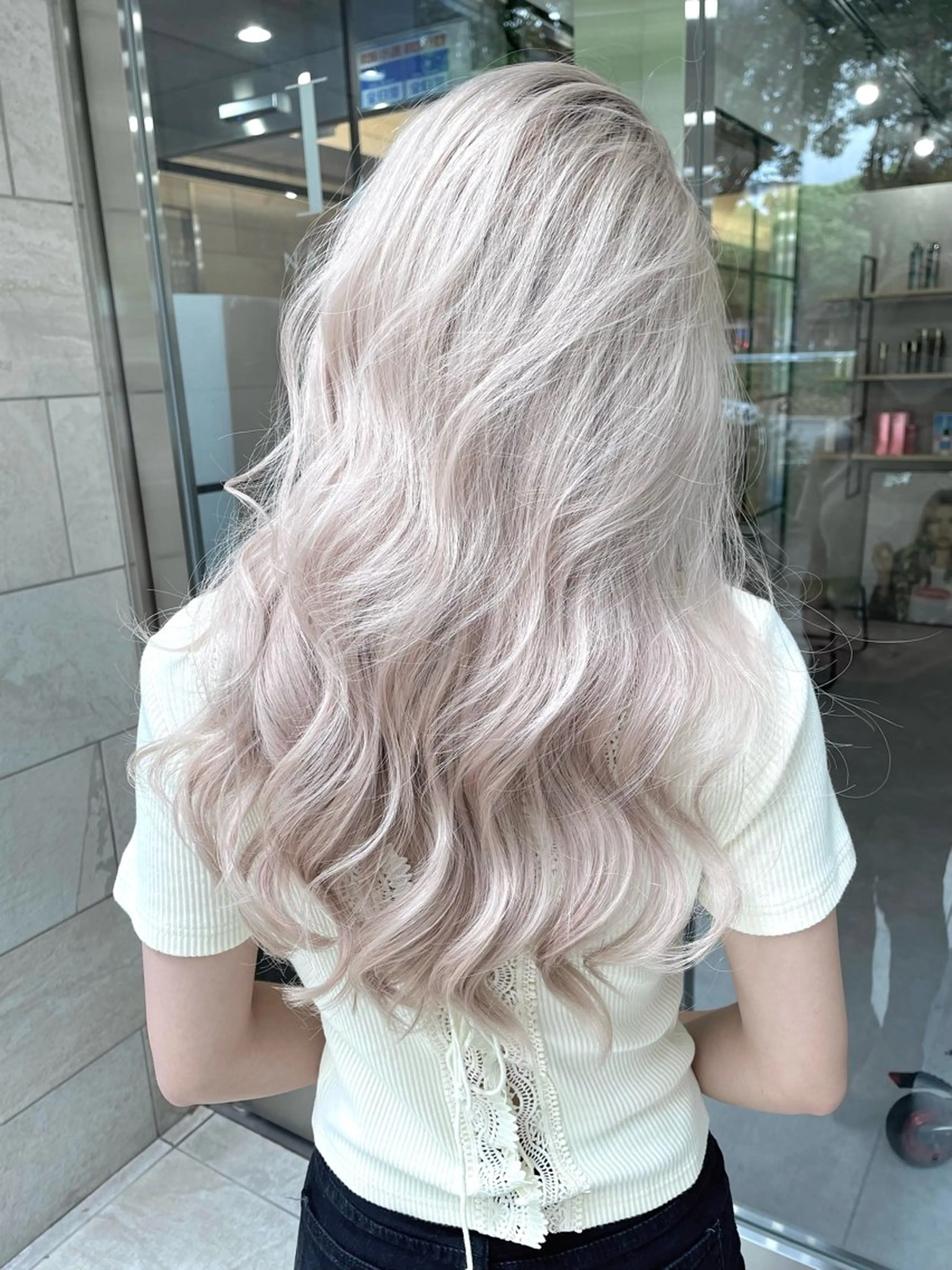 ミディアム カラー ベージュカラー ホワイトベージュ ハイトーンボブ /tasukuのヘアスタイル