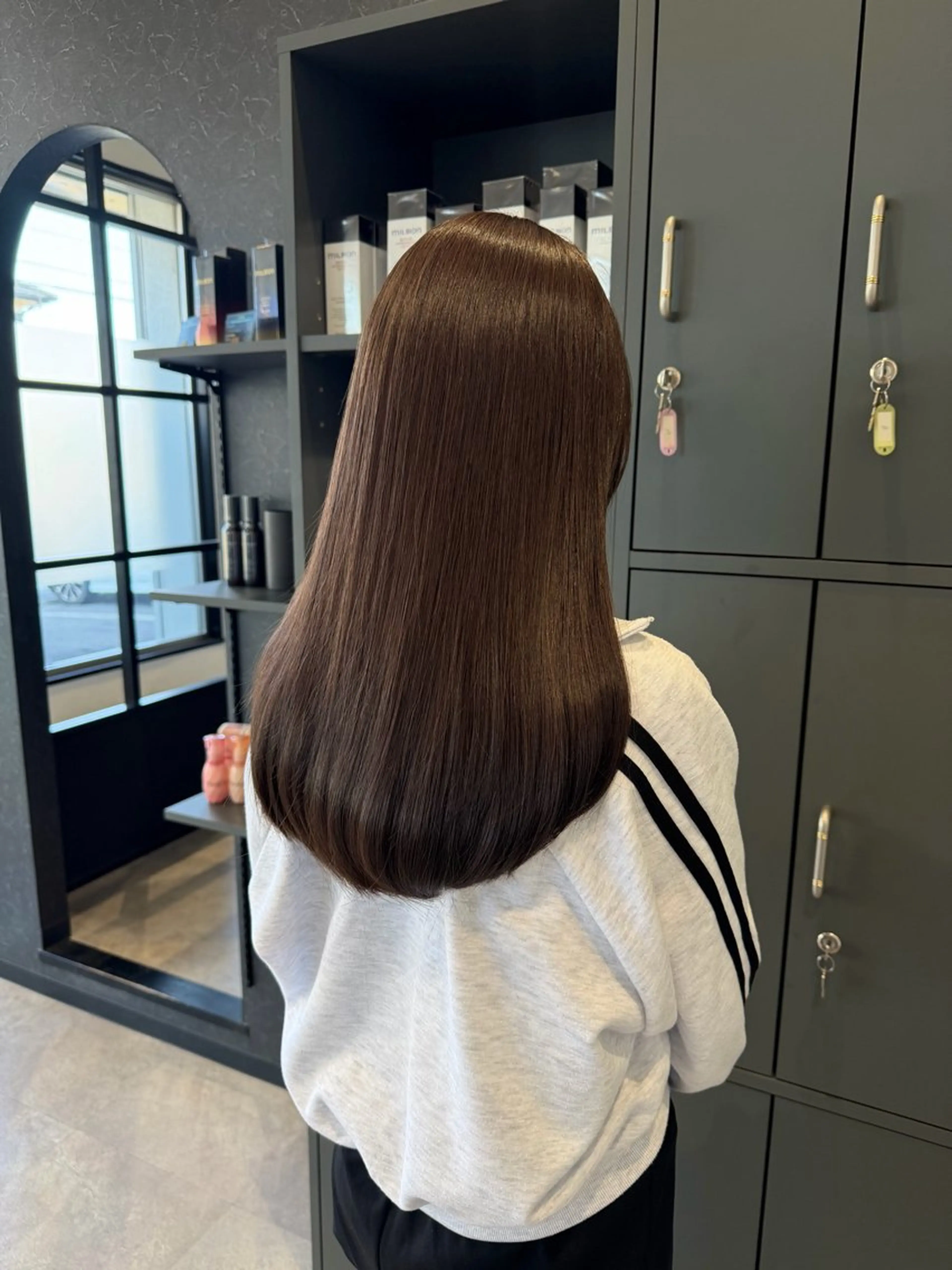 セミロング ヘアカラー maki💖 レイヤー/髪質改善のヘアスタイル