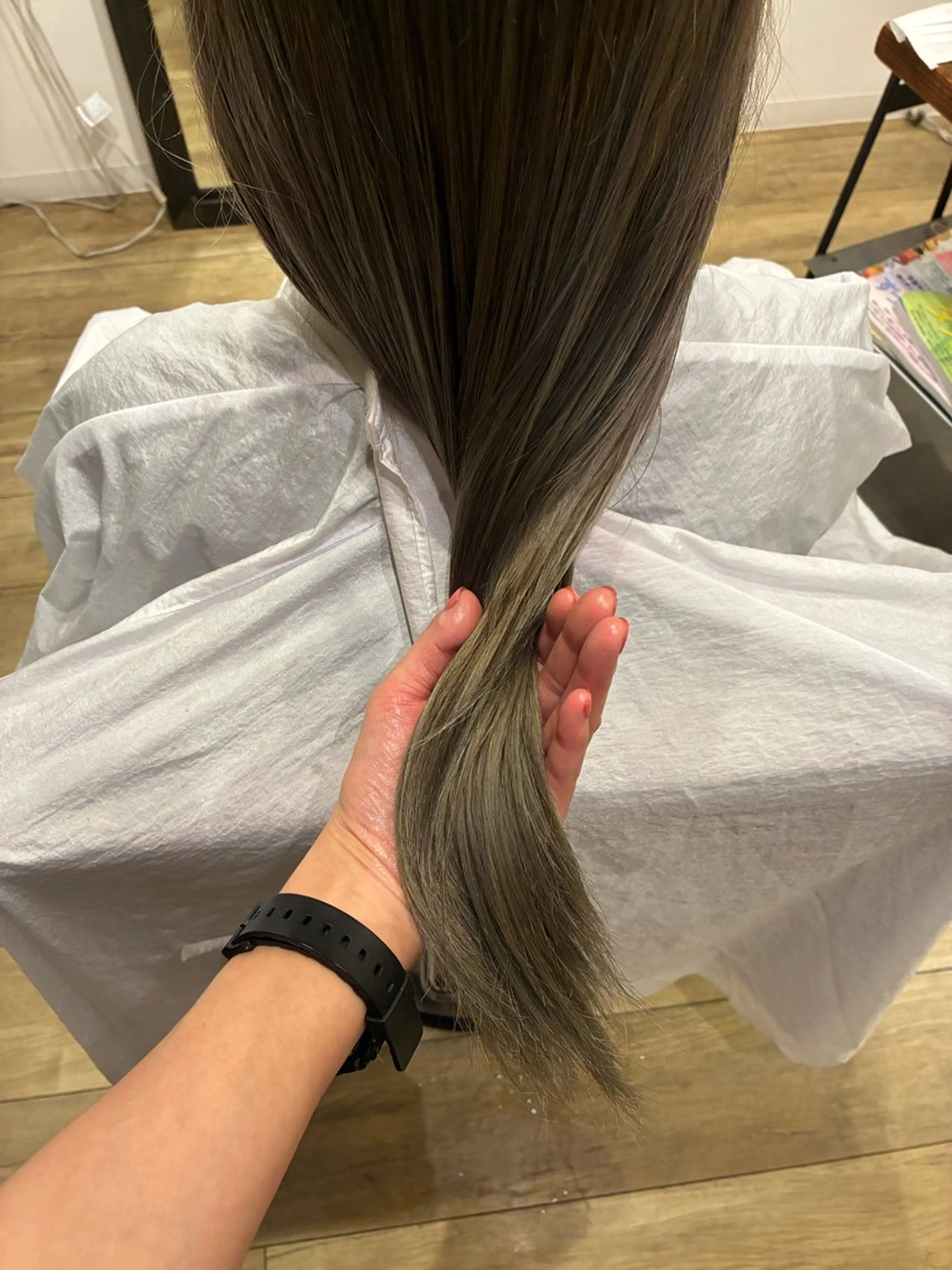 カラー 清水 美香のヘアスタイル