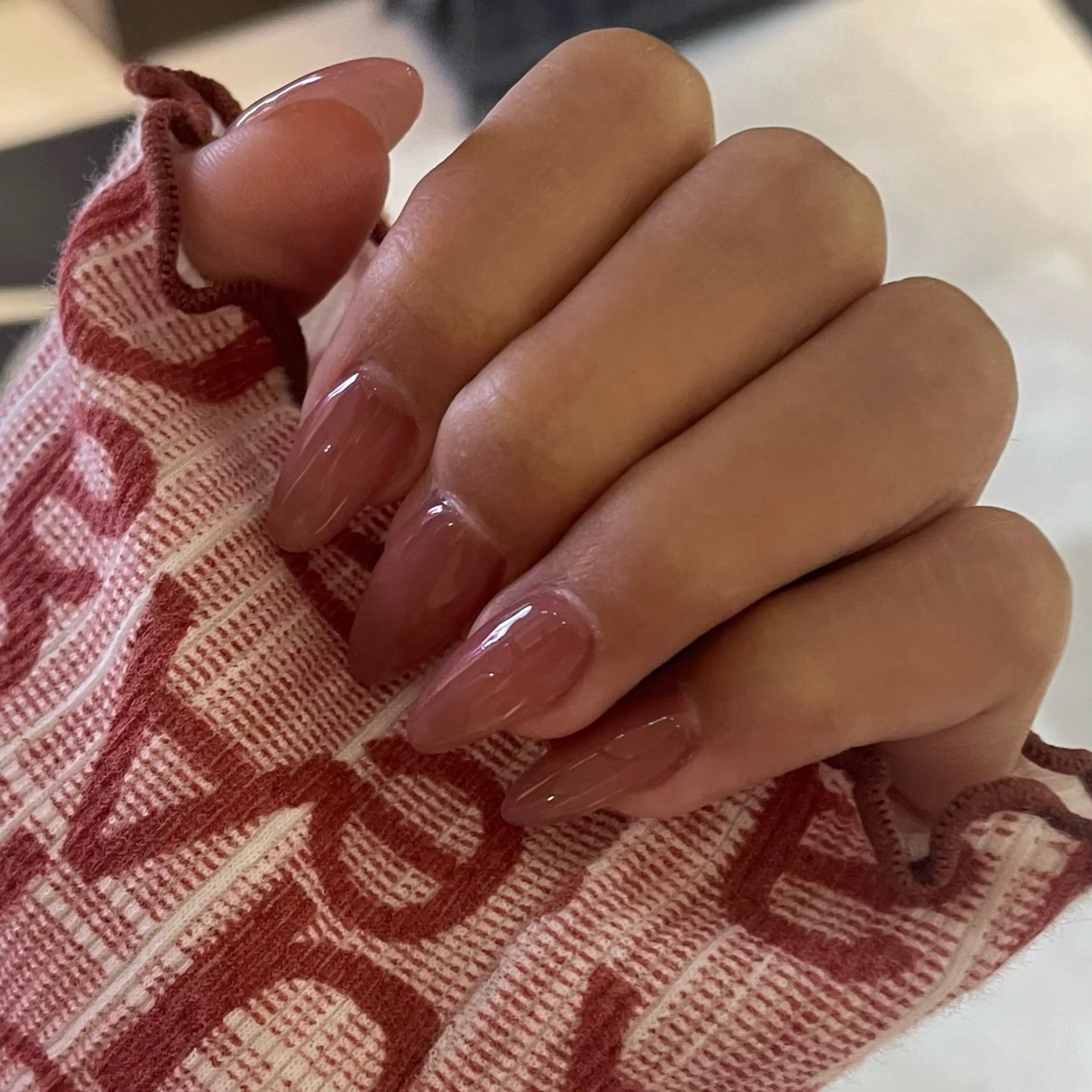 ネイル ハンドネイル 𝑟𝑖𝑠𝑎 🕯‎🤍のネイルデザイン