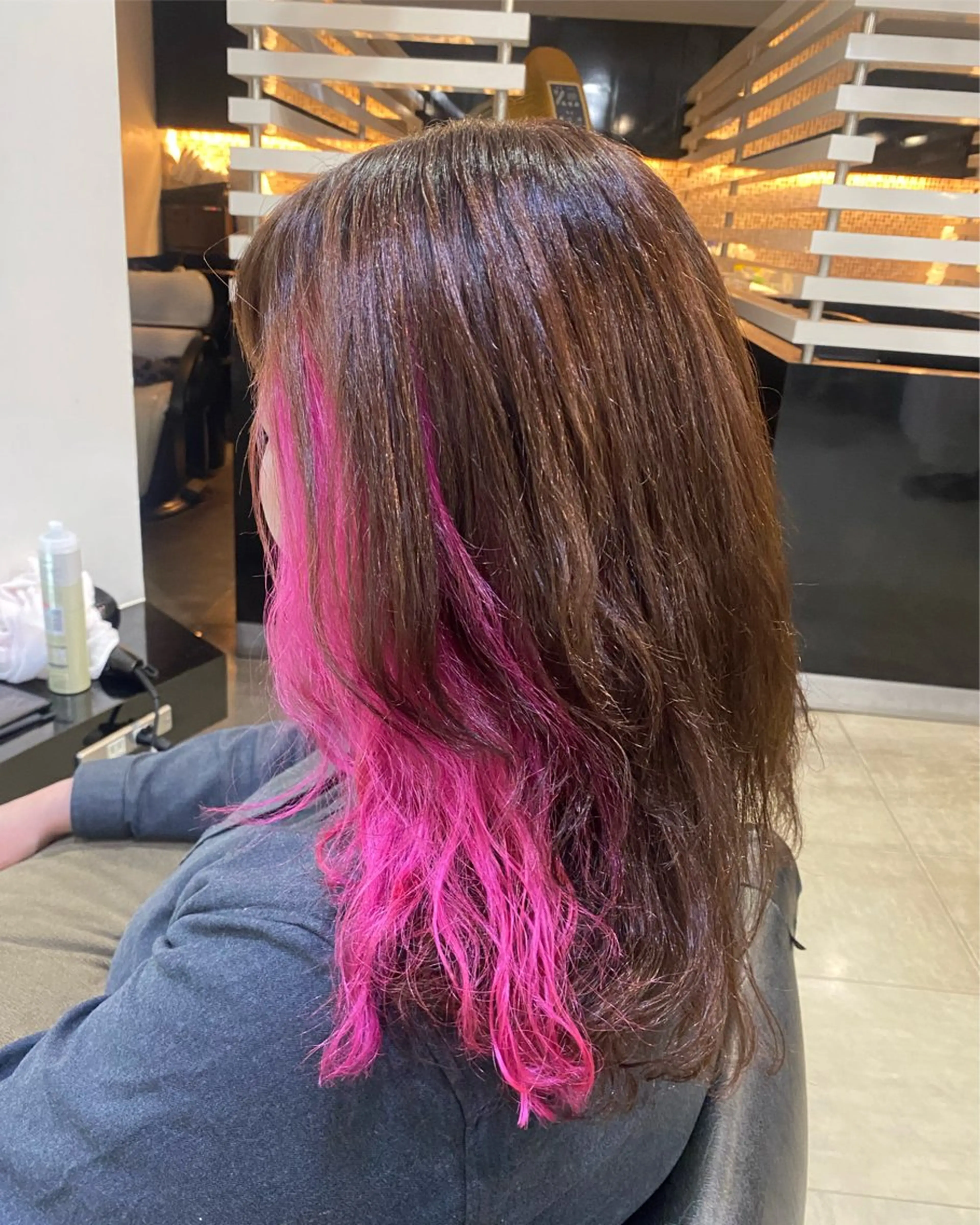 セミロング カラー ヘアアレンジ ピンクカラー 烏山 達也のヘアスタイル