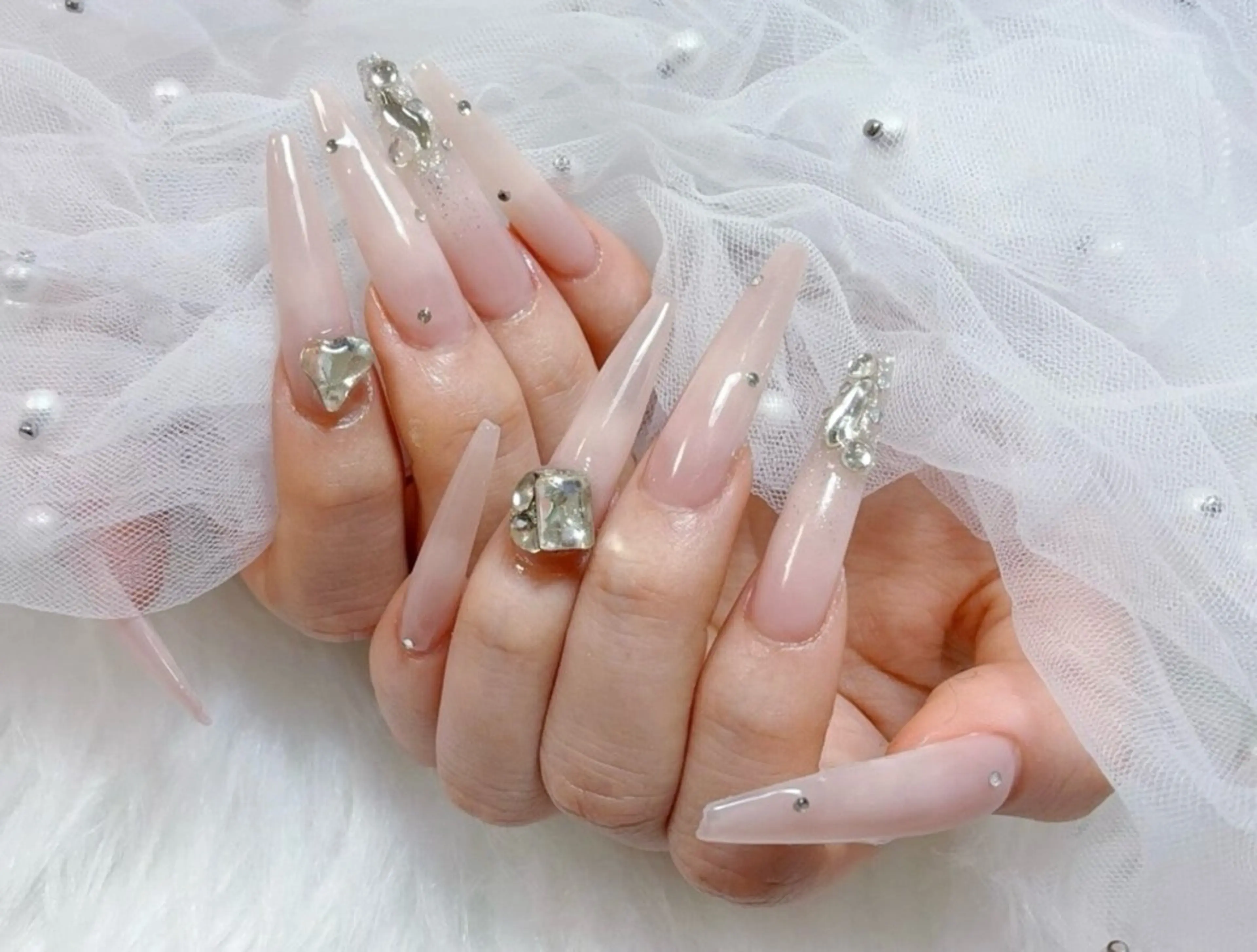 ネイル アニマル柄 チークネイル 成人式 フラッシュネイル フットネイル ハンドネイル B·U Nail大宮 長さだし専門店のネイルデザイン