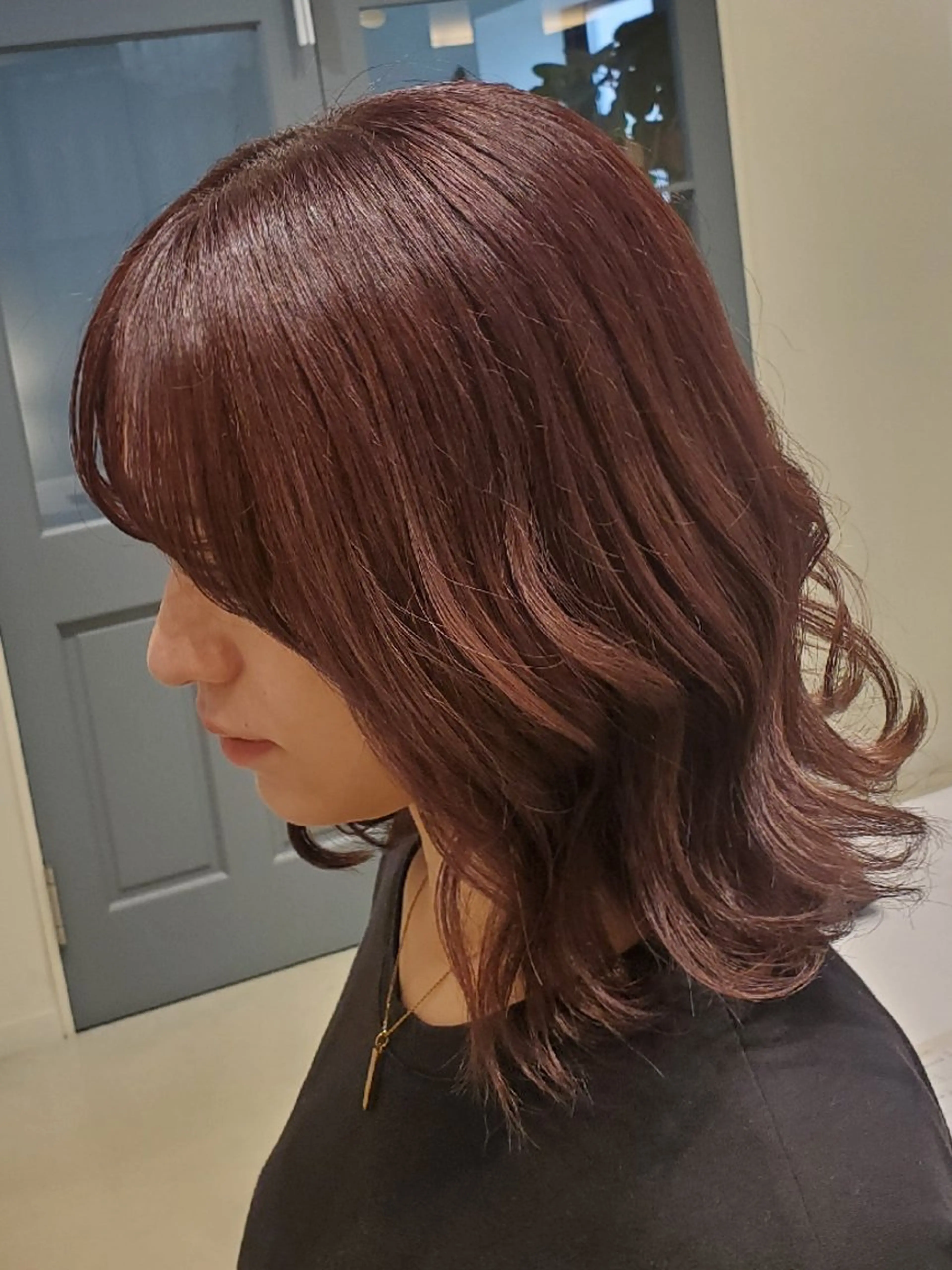 カラー ピンクカラー バイオレットカラー 小峯 瑞貴のヘアスタイル