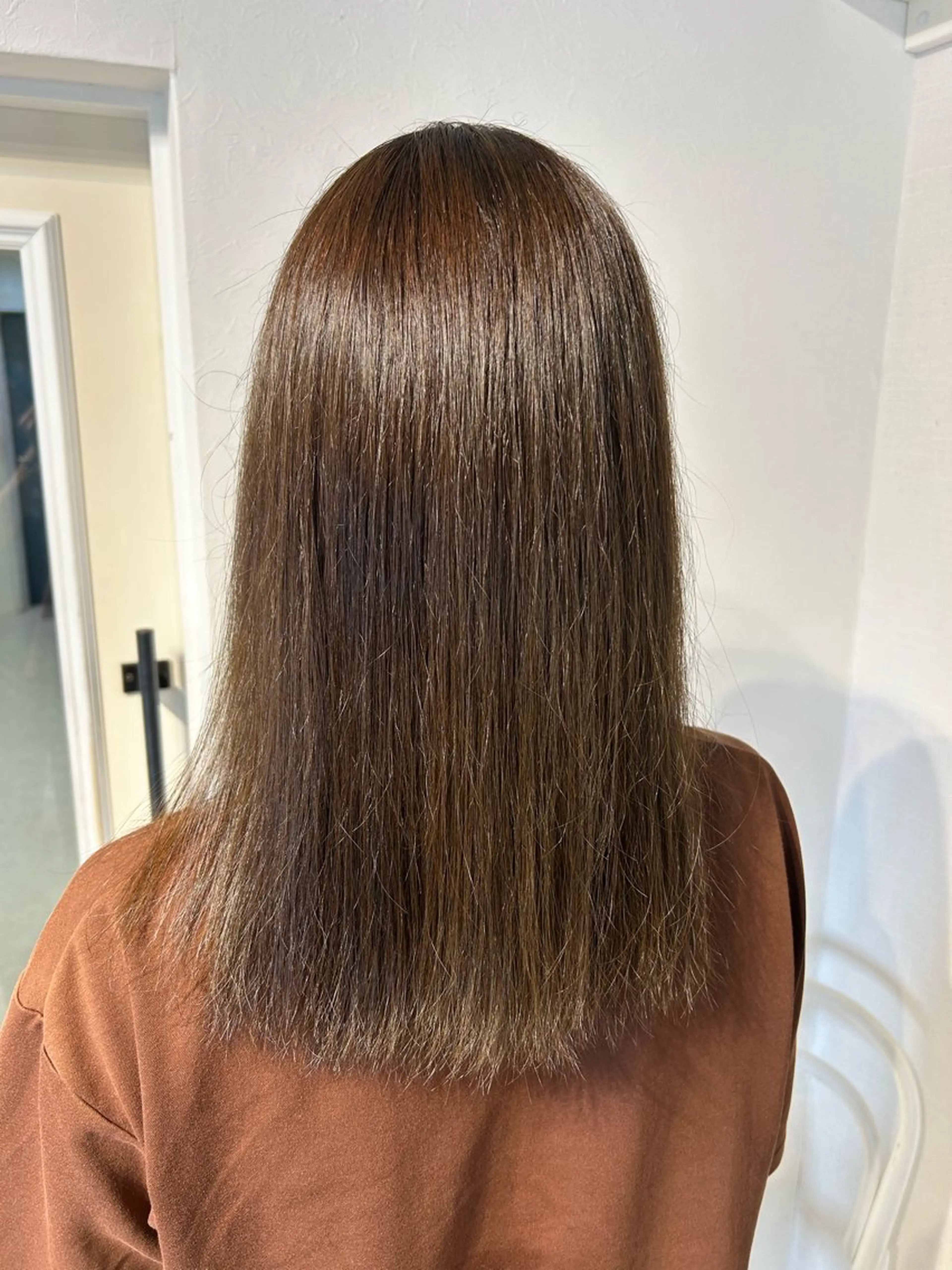 セミロング カラー グレージュ オリーブグレージュ オリーブグレー annuy ハルタのヘアスタイル