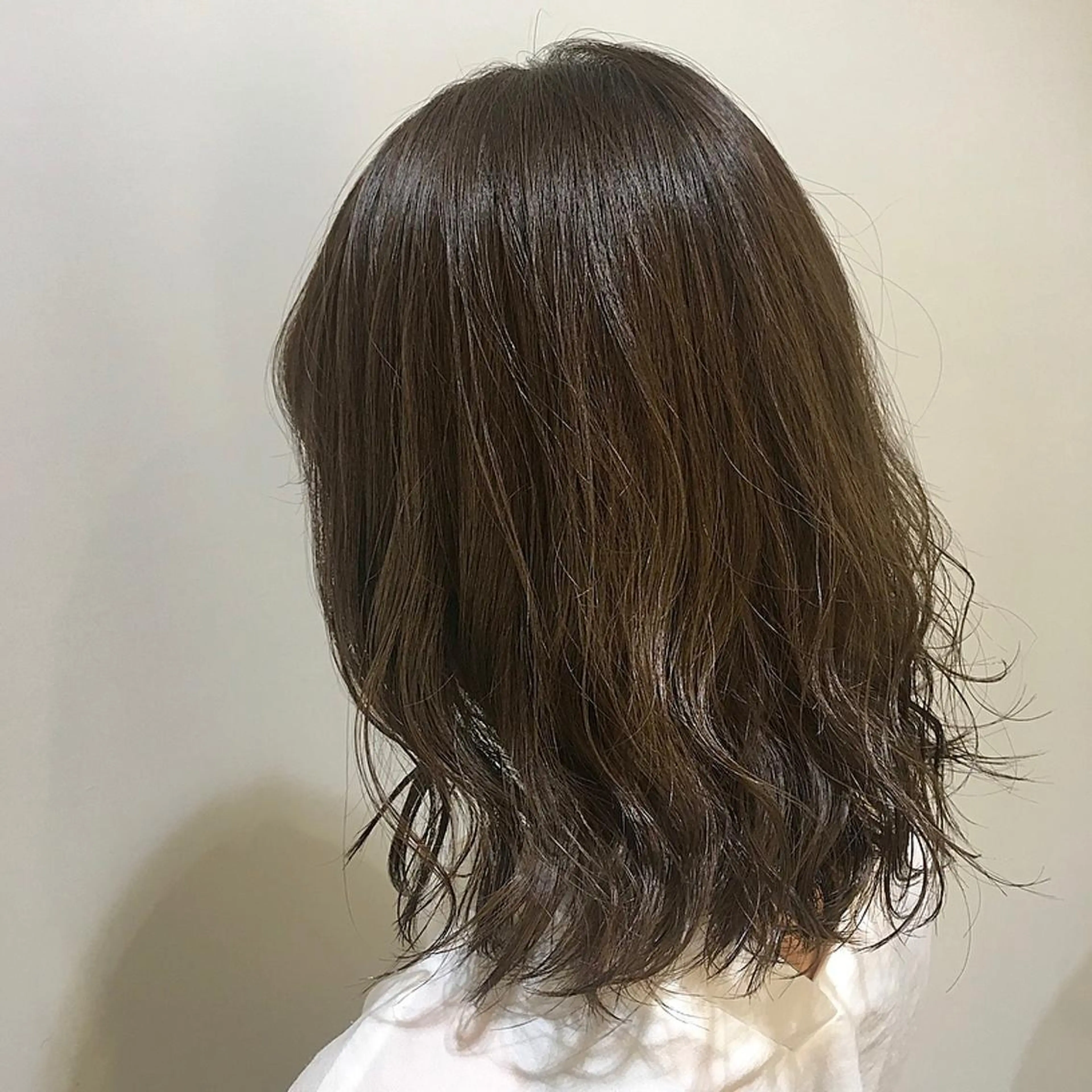 カラー 山口 莉奈のヘアスタイル