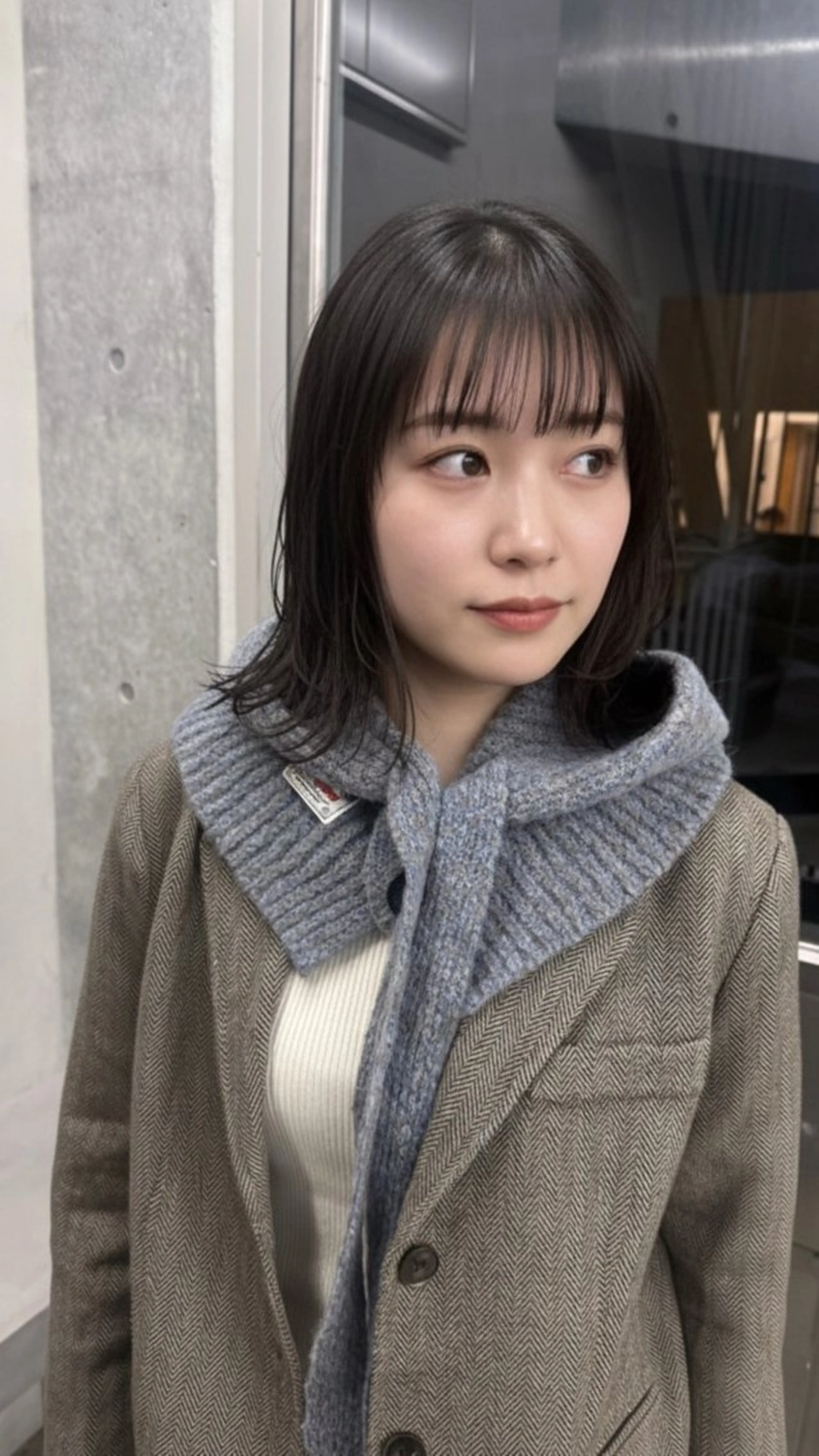 ミディアム カラー ミディアムレイヤー アッシュ ベージュカラー ブリーチ 透明感カラー カット ヘアカラー トリートメント 誰より丁寧なカット/ 小林輝/レイヤーのヘアスタイル