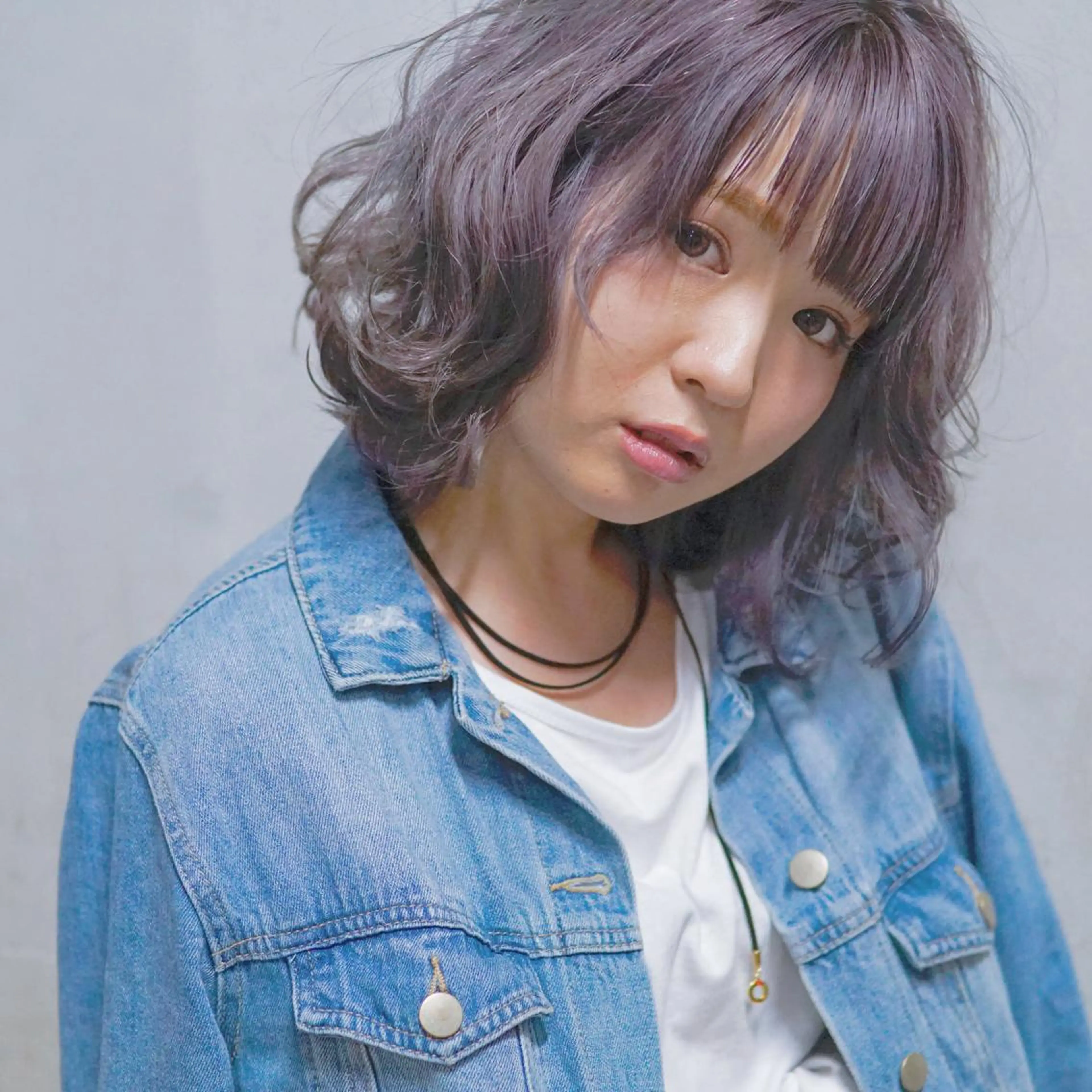 ミディアム カラー パーマ ブリーチ パープルカラー 髪質改善、エクステ 山口卓哉のヘアスタイル