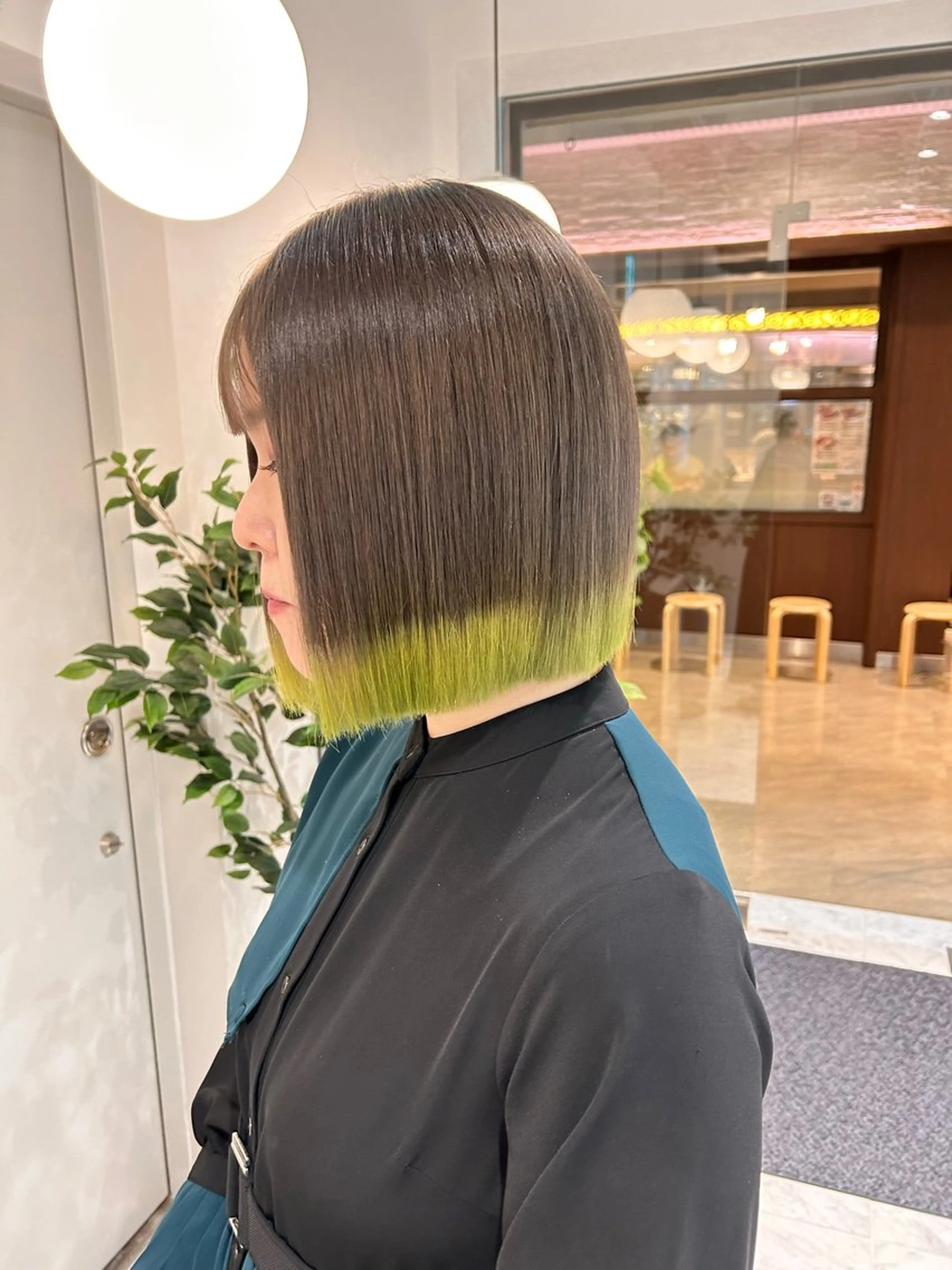ミディアム カラー 薄田 珠美のヘアスタイル