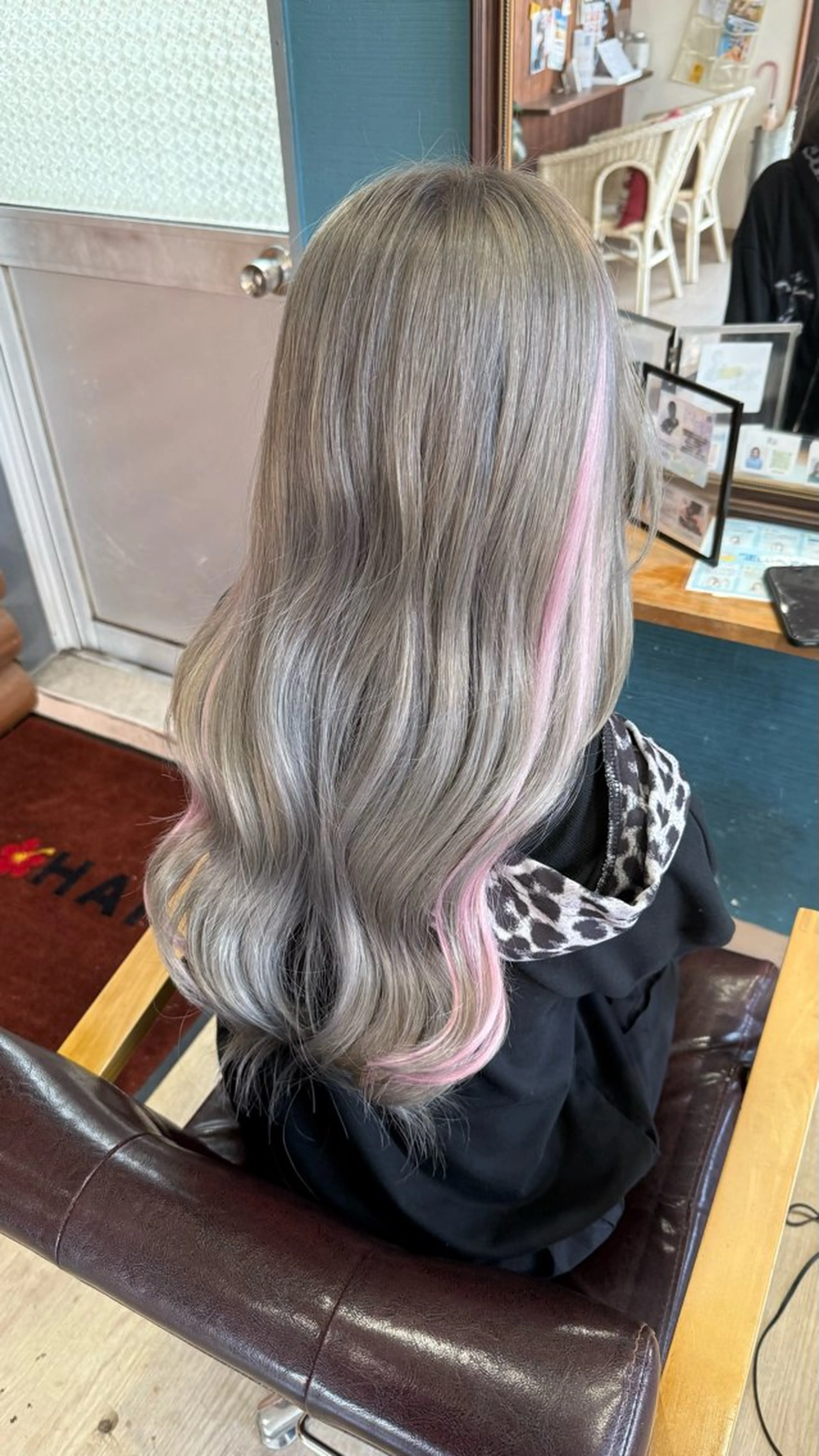 ロング naomi (夜間営業受付中★)のヘアスタイル