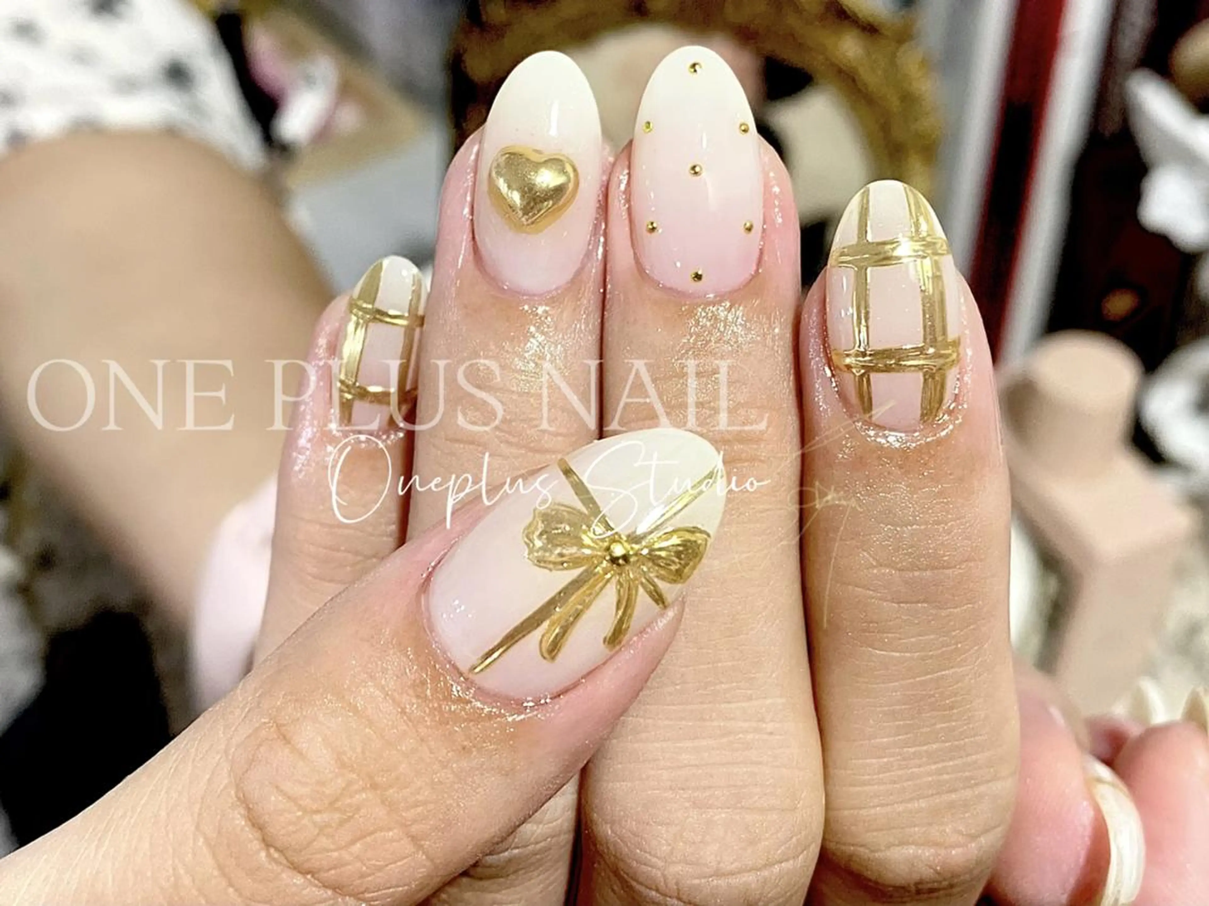 ネイル ジェルネイル キラキラネイル 韓国ネイル ラメ(グリッター) マグネットネイル One plus StudioNailのネイルデザイン