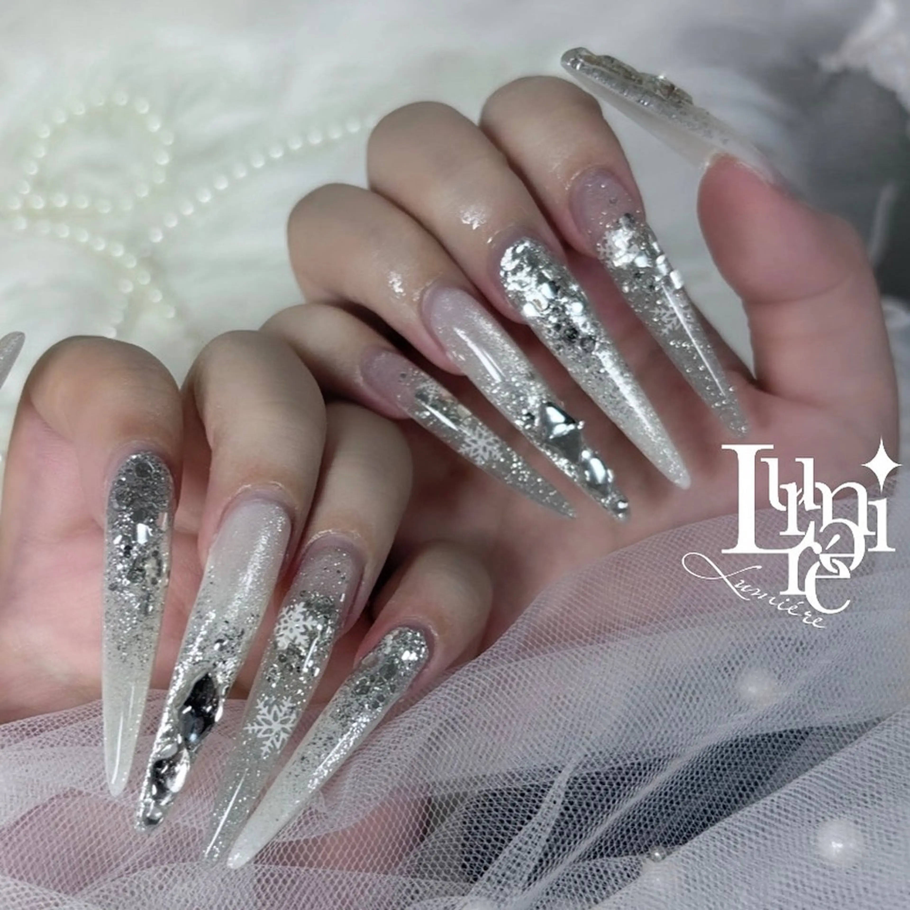 ネイル ハンドネイル Lumière｜ ロング｜ワンホンのネイルデザイン