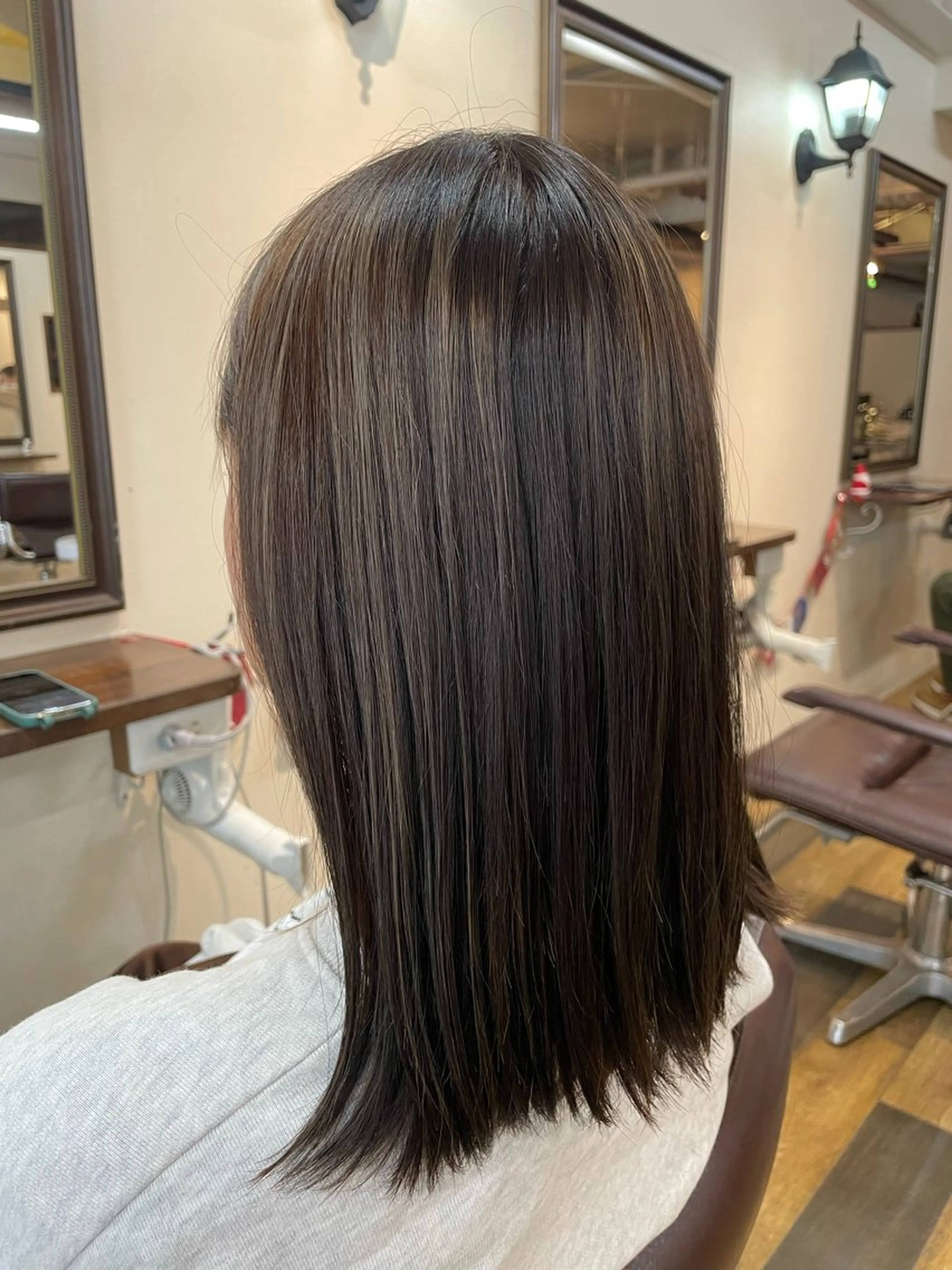 セミロング カラー canonart上田 里恵のヘアスタイル