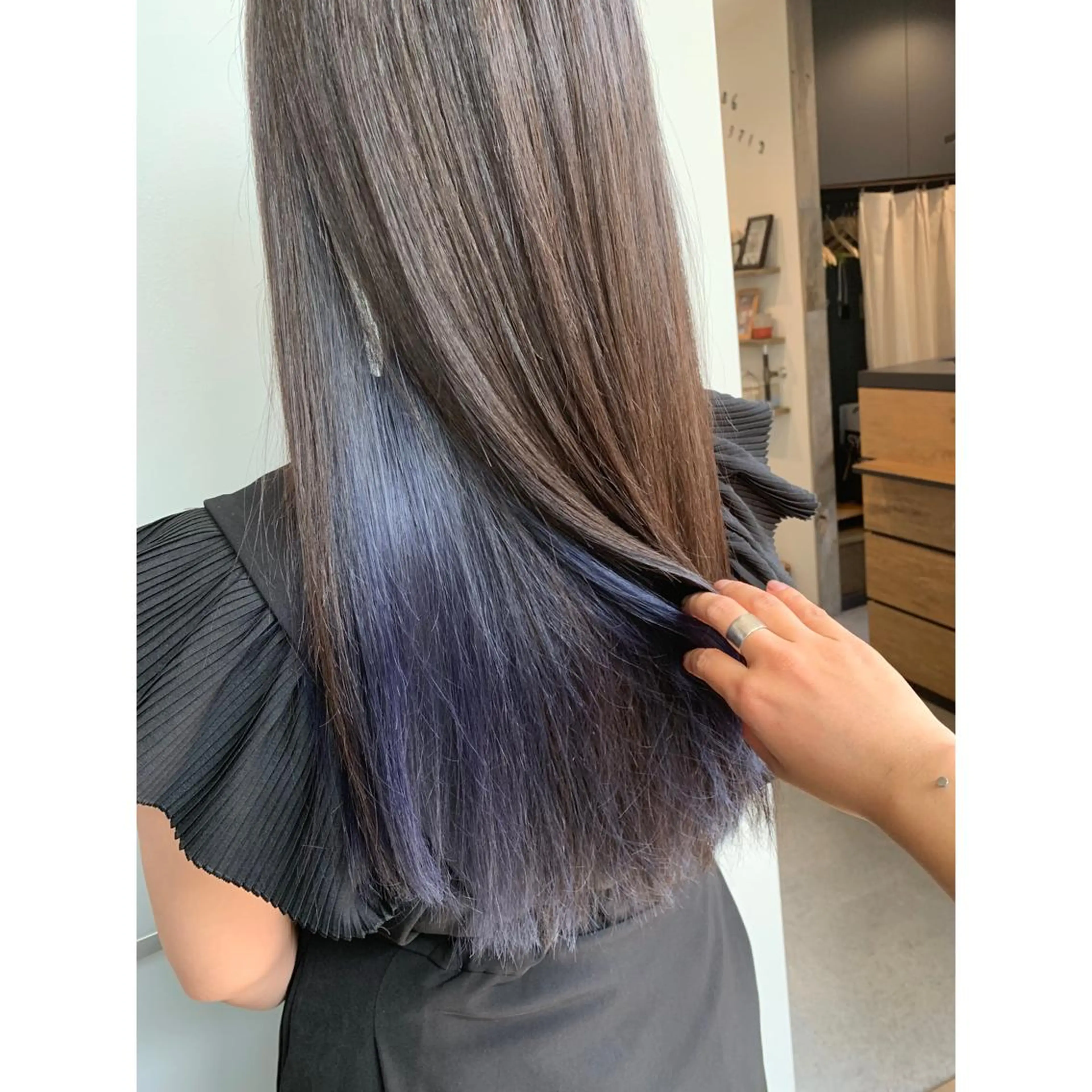 ロング カラー ブルーカラー ネイビーカラー . YUIのヘアスタイル