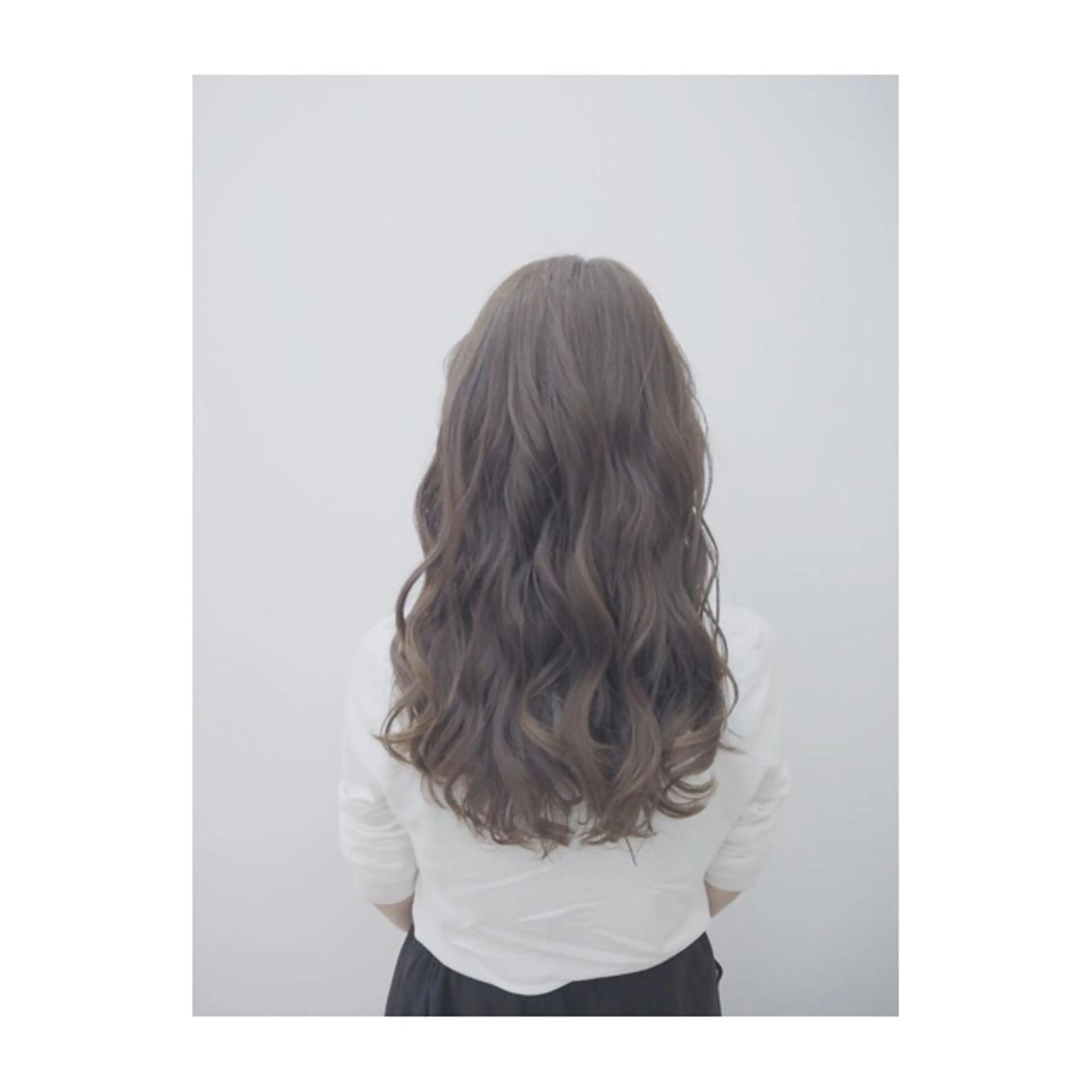 ロング カラー ハイライトカラー イルミナカラー ハイライト 永岡 鉄平のヘアスタイル