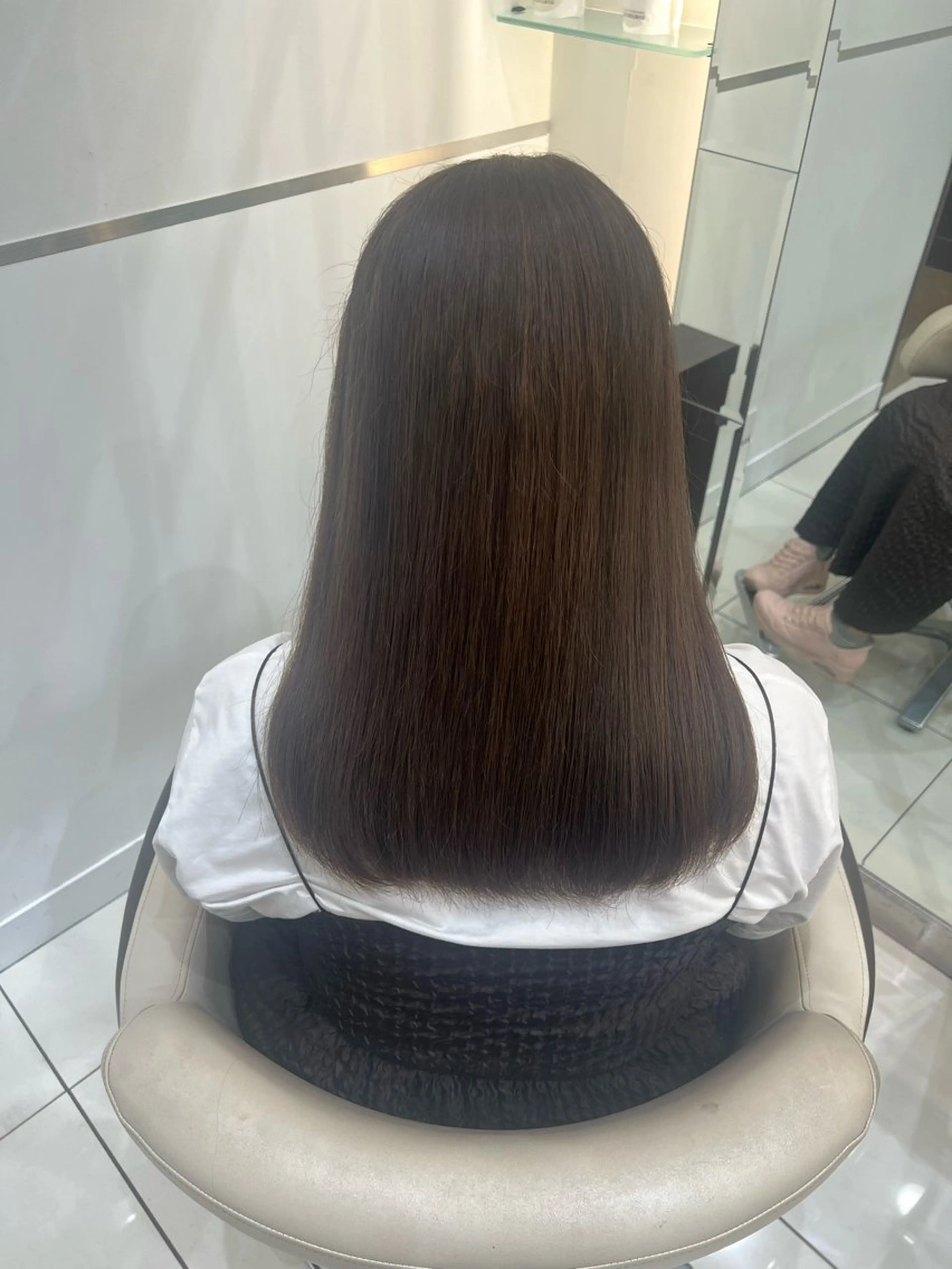 ロング ハイトーン／透明感 カラー Mioのヘアスタイル