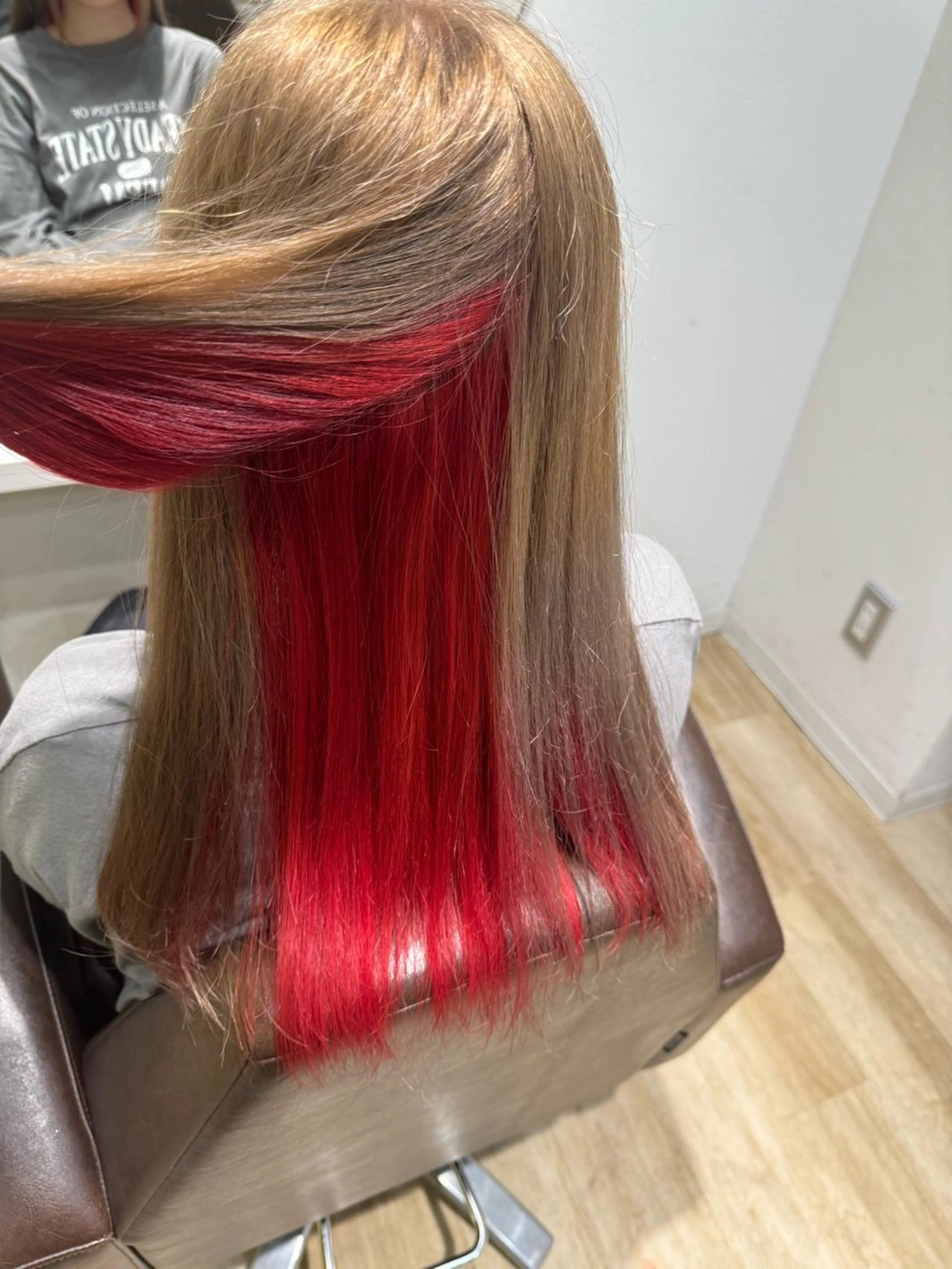 ロング カラー アディクシーカラー ブリーチ 透明感カラー デザインカラー ダブルカラー ブリーチカラー🦖 岡部木乃夏のヘアスタイル