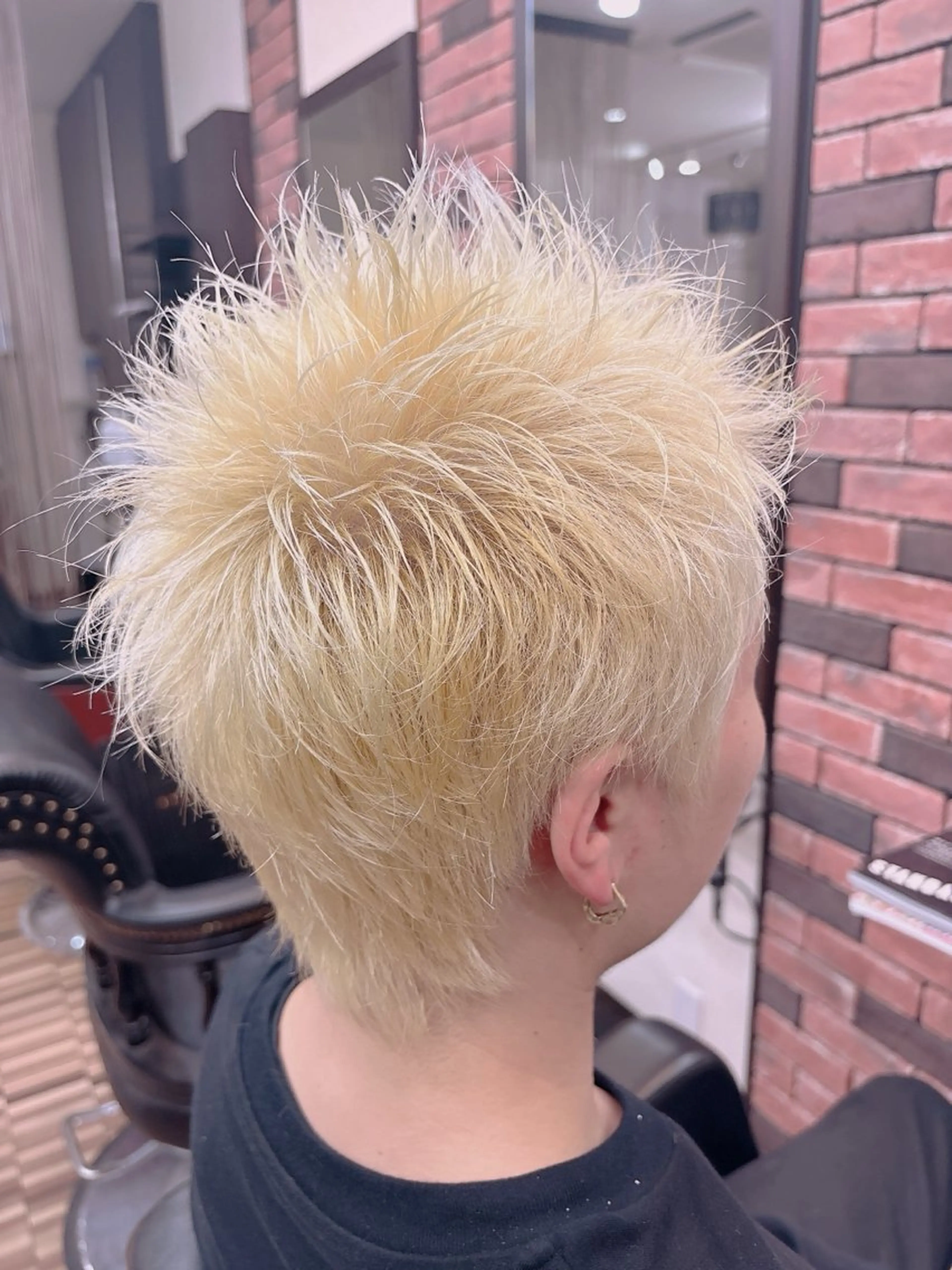 カラー 清水 隼翔のヘアスタイル