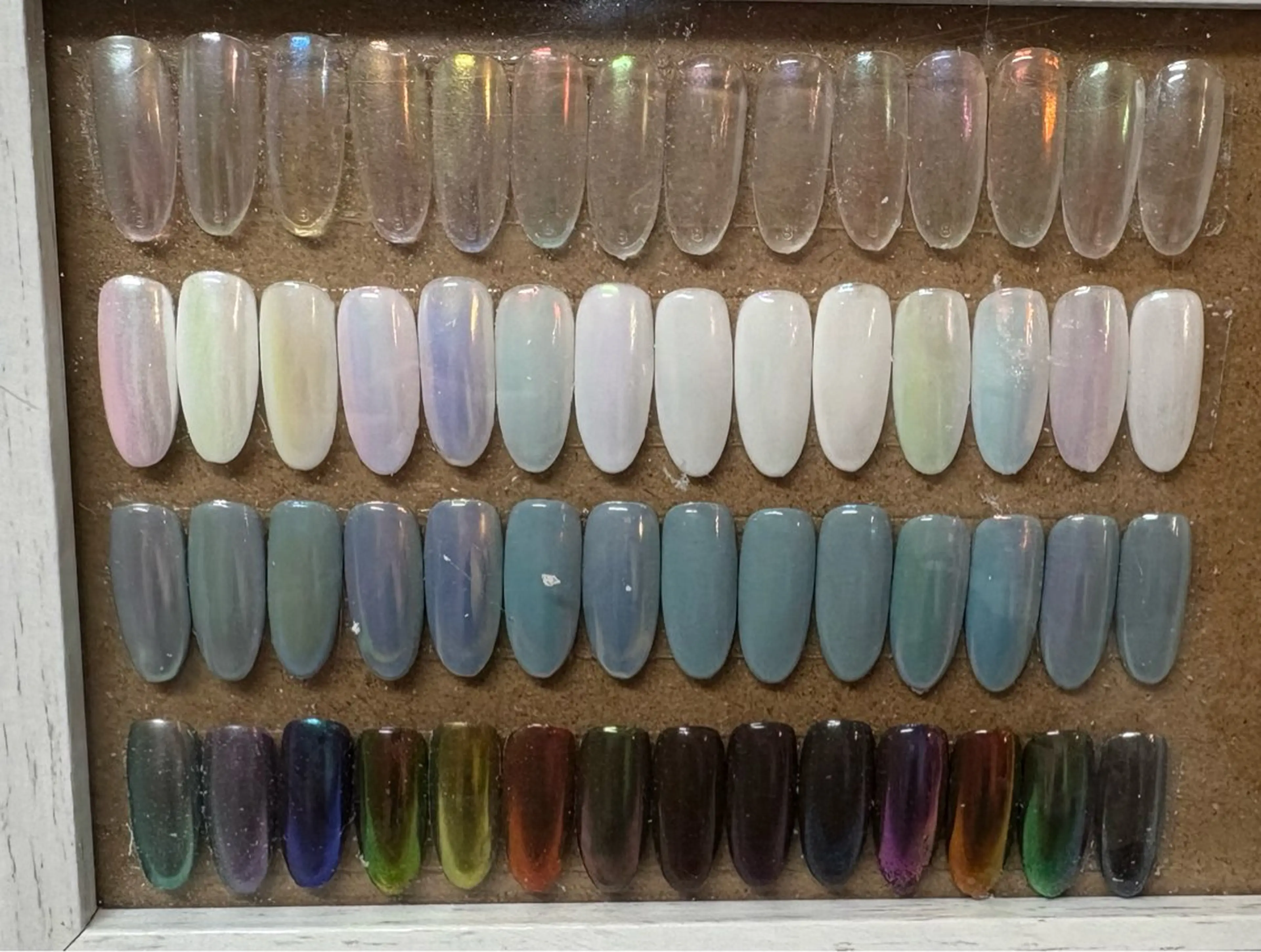 ミラーorオーロラネイル(オフあり)🍁の写真