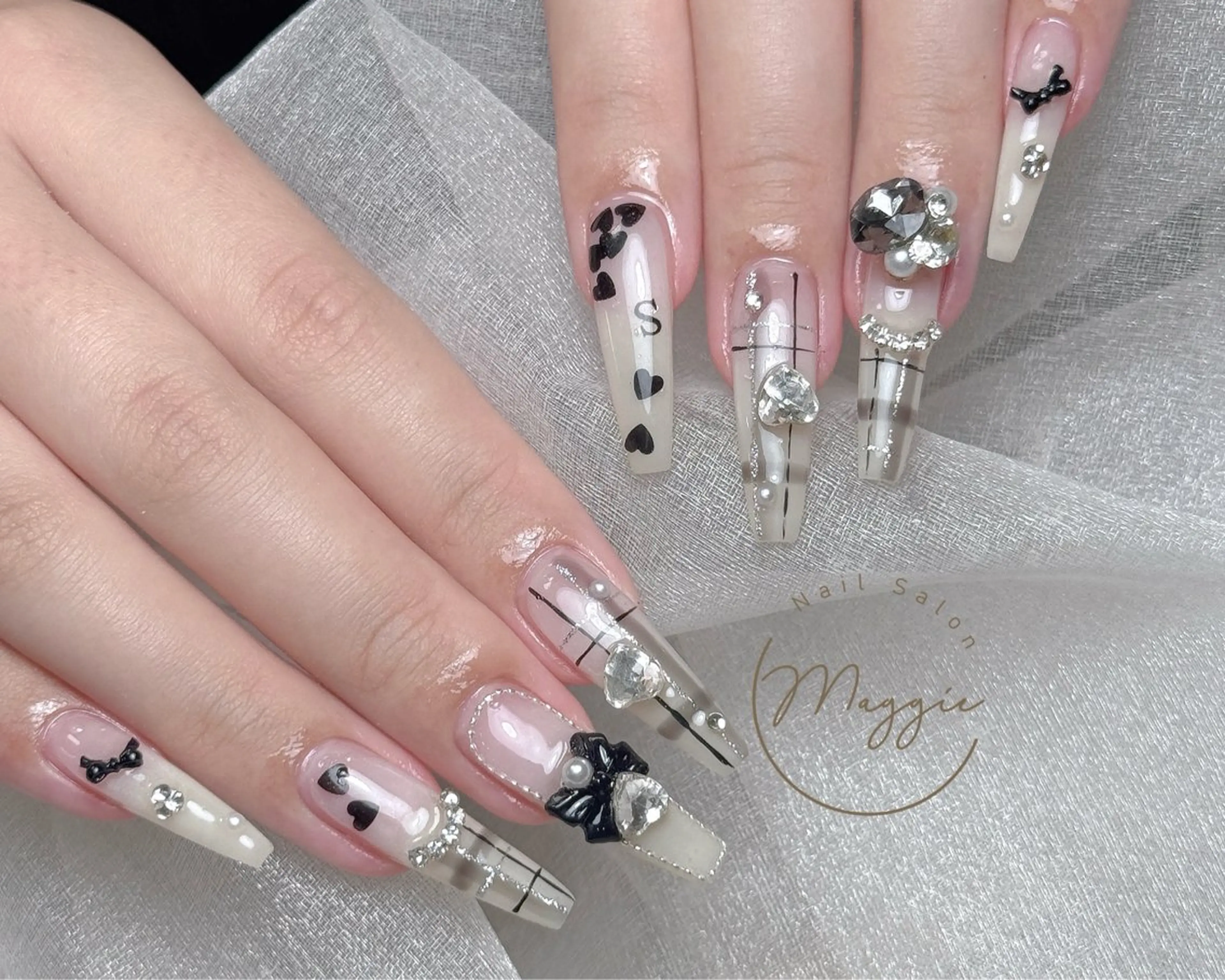 ネイル マギー ネイル🦋のネイルデザイン