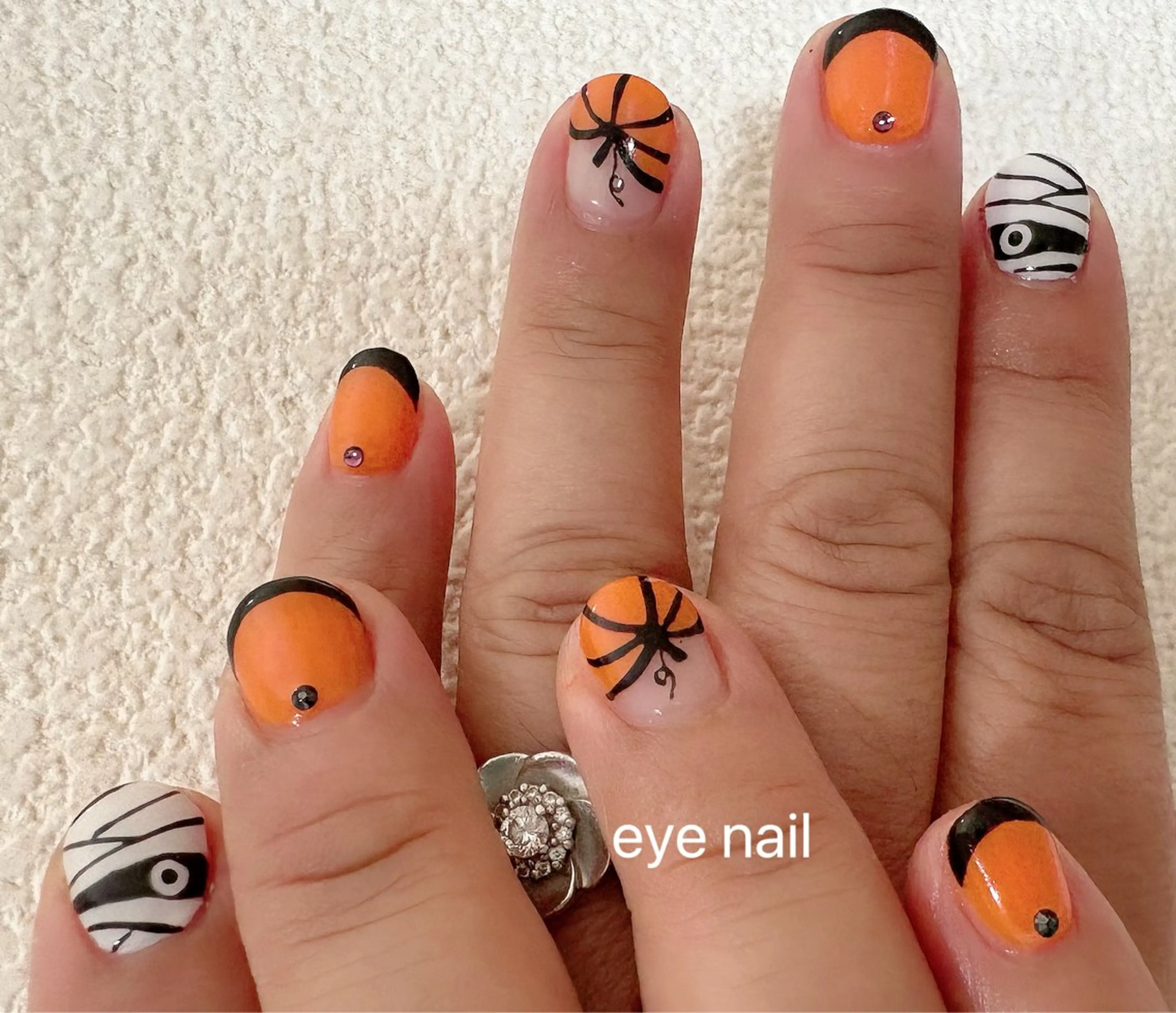 ネイル フレンチネイル ハロウィン ストーンネイル ハンドネイル Eye nailのネイルデザイン