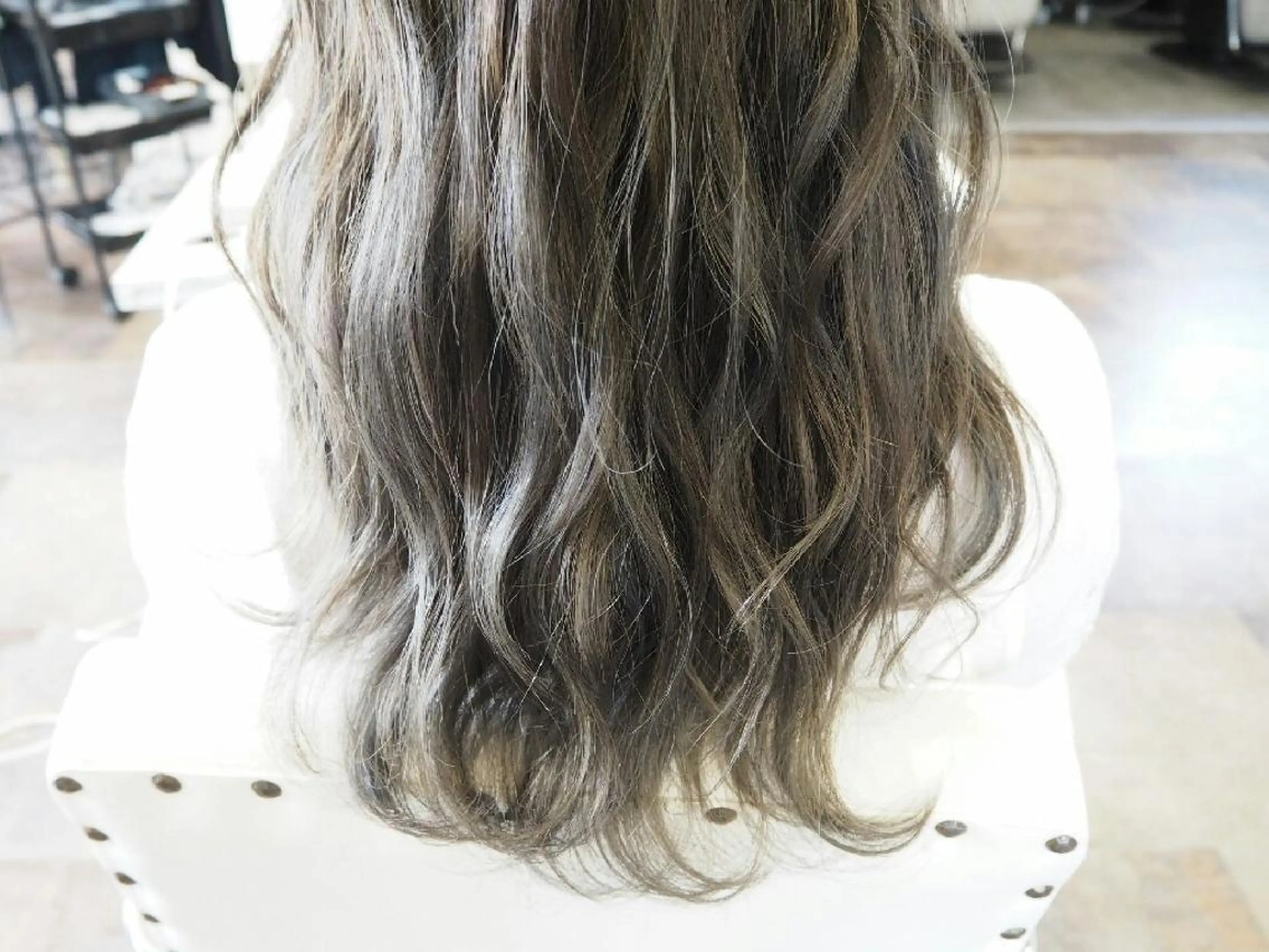 カラー セミロング ハイライトカラー ハイライト solon船橋2nd Amiのヘアスタイル