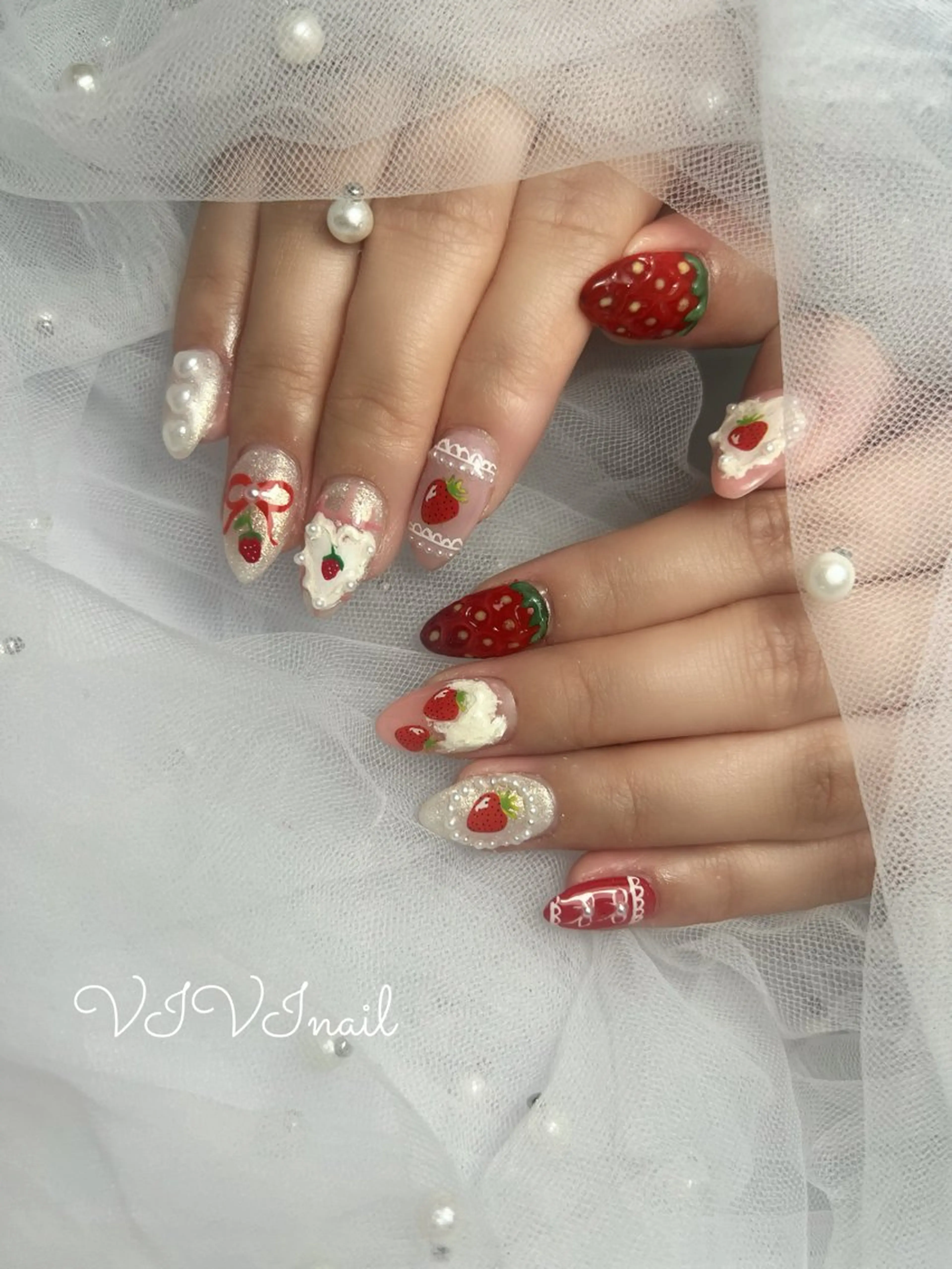 ネイル ガーリー ハンドネイル vivi nailのネイルデザイン