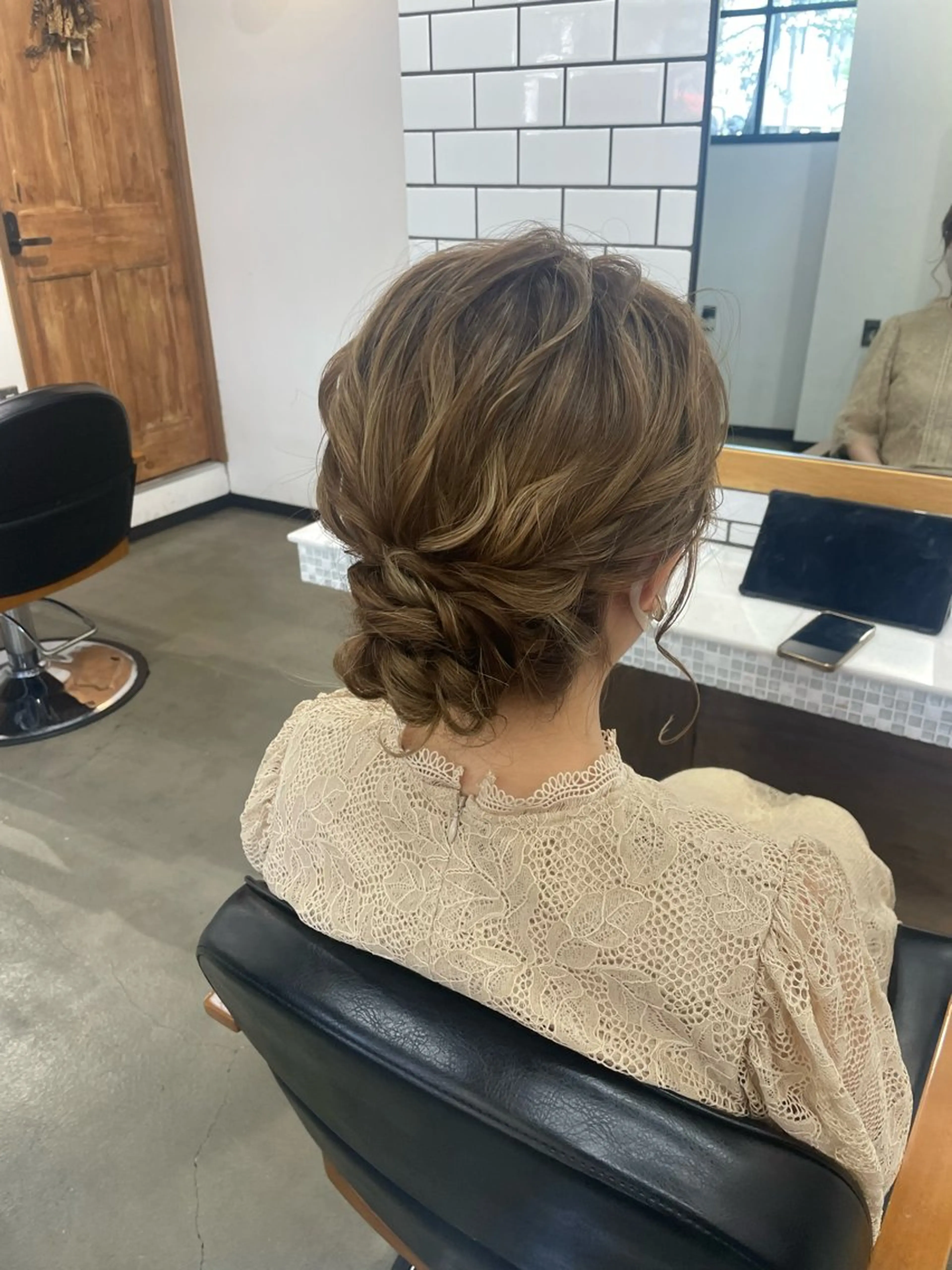 セミロング ヘアアレンジ ヘアセット くすみベージュカラー 🪻HARUKAのヘアスタイル