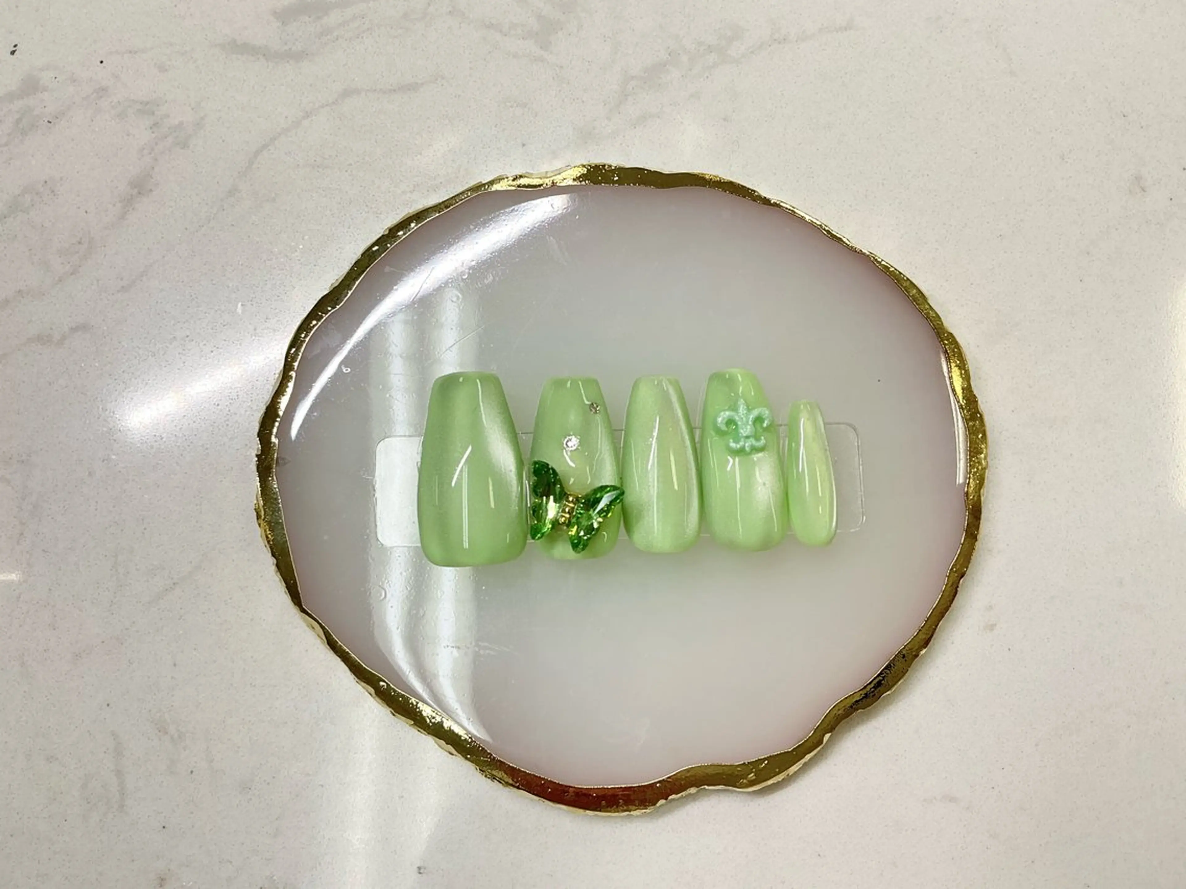 ネイル フットネイル フレンチネイル ジェルネイル ガラスフレンチ グラデーション Queeens nailのネイルデザイン