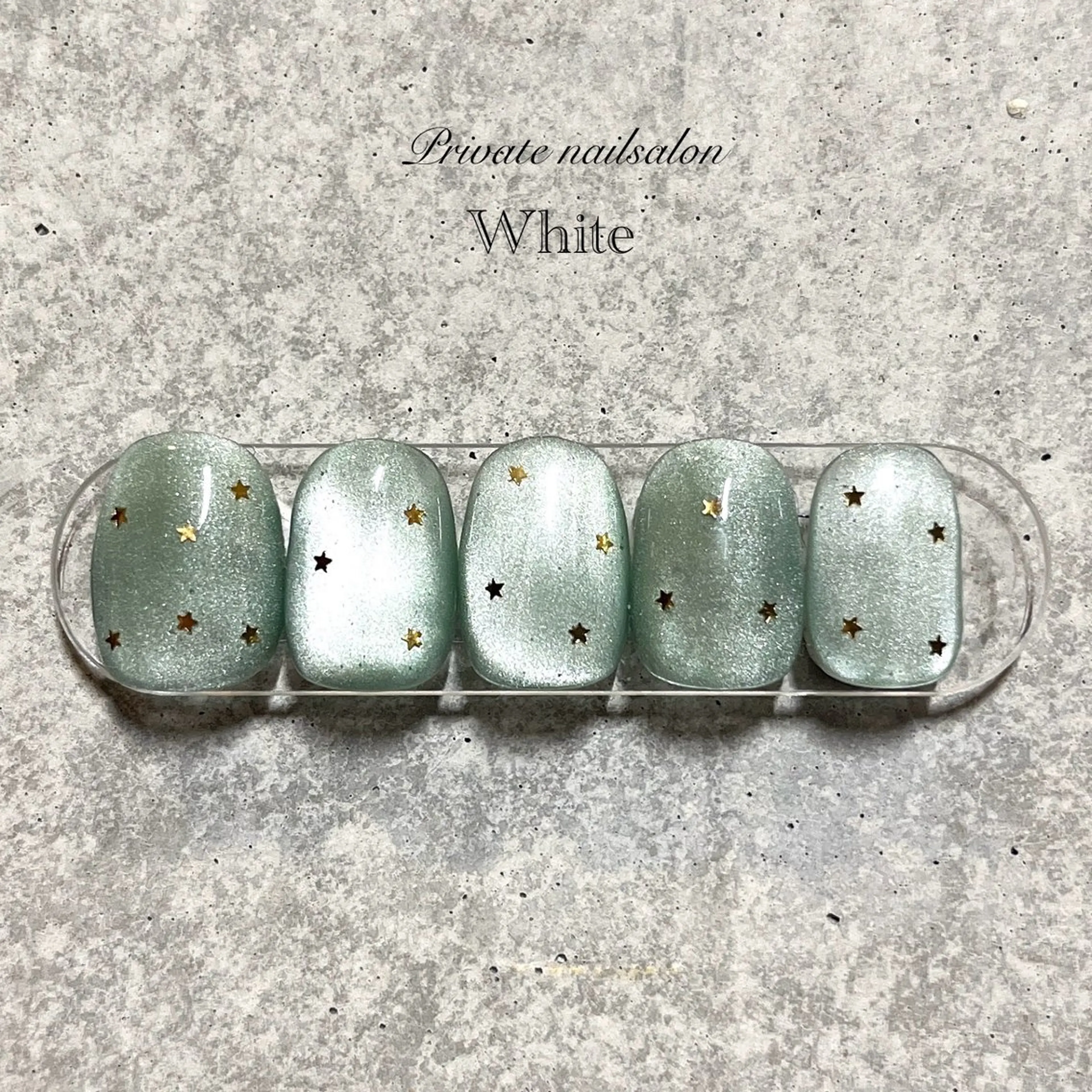 ネイル グリーン キラキラネイル マグネットネイル ニュアンスネイル 夏ネイル ハンドネイル SAKASHITA KEIのネイルデザイン