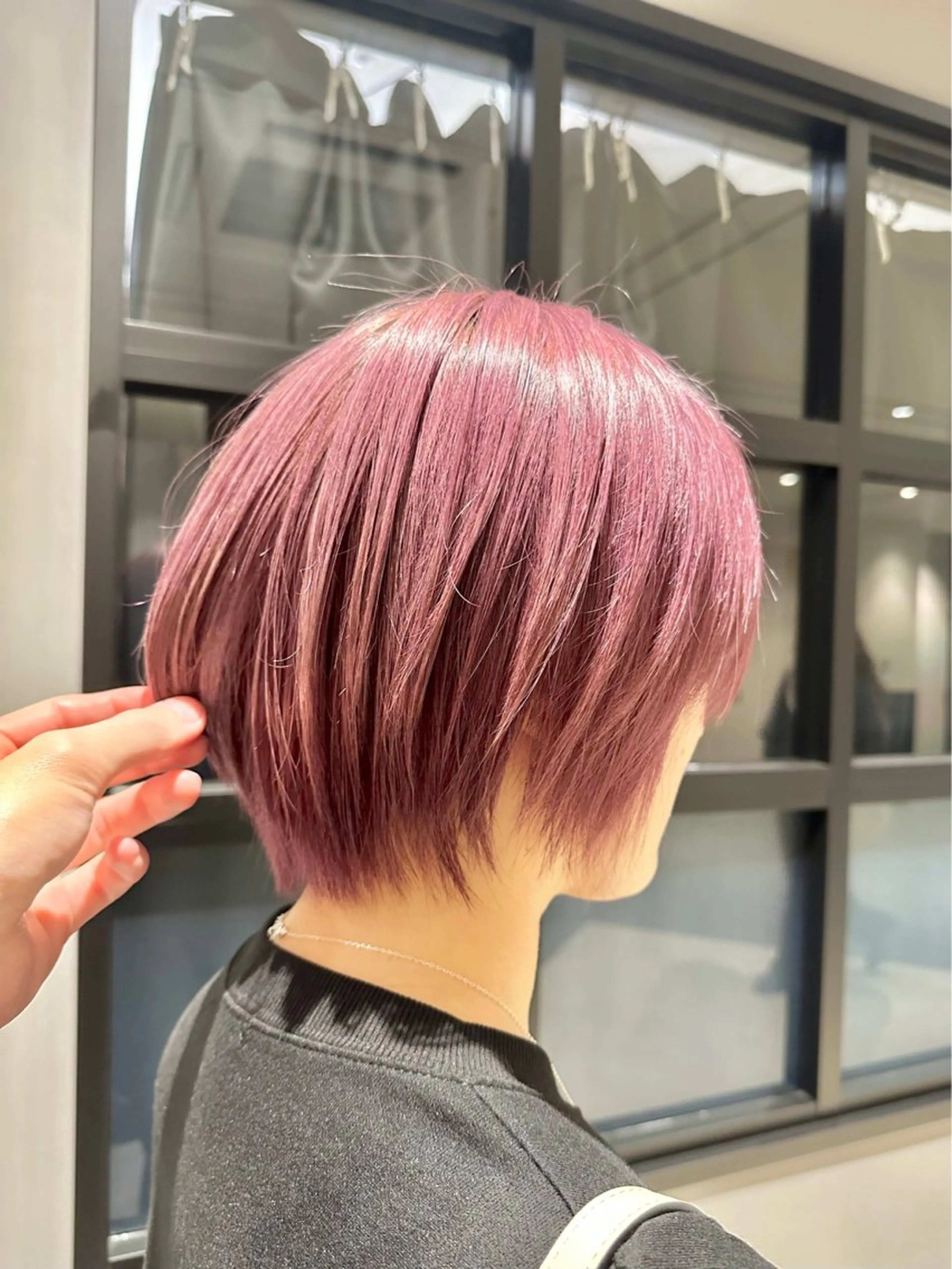 ショート カラー ブリーチ トリートメント カット トリートメント ⭐️小顔ショート⭐️ 大鷲拓海のヘアスタイル