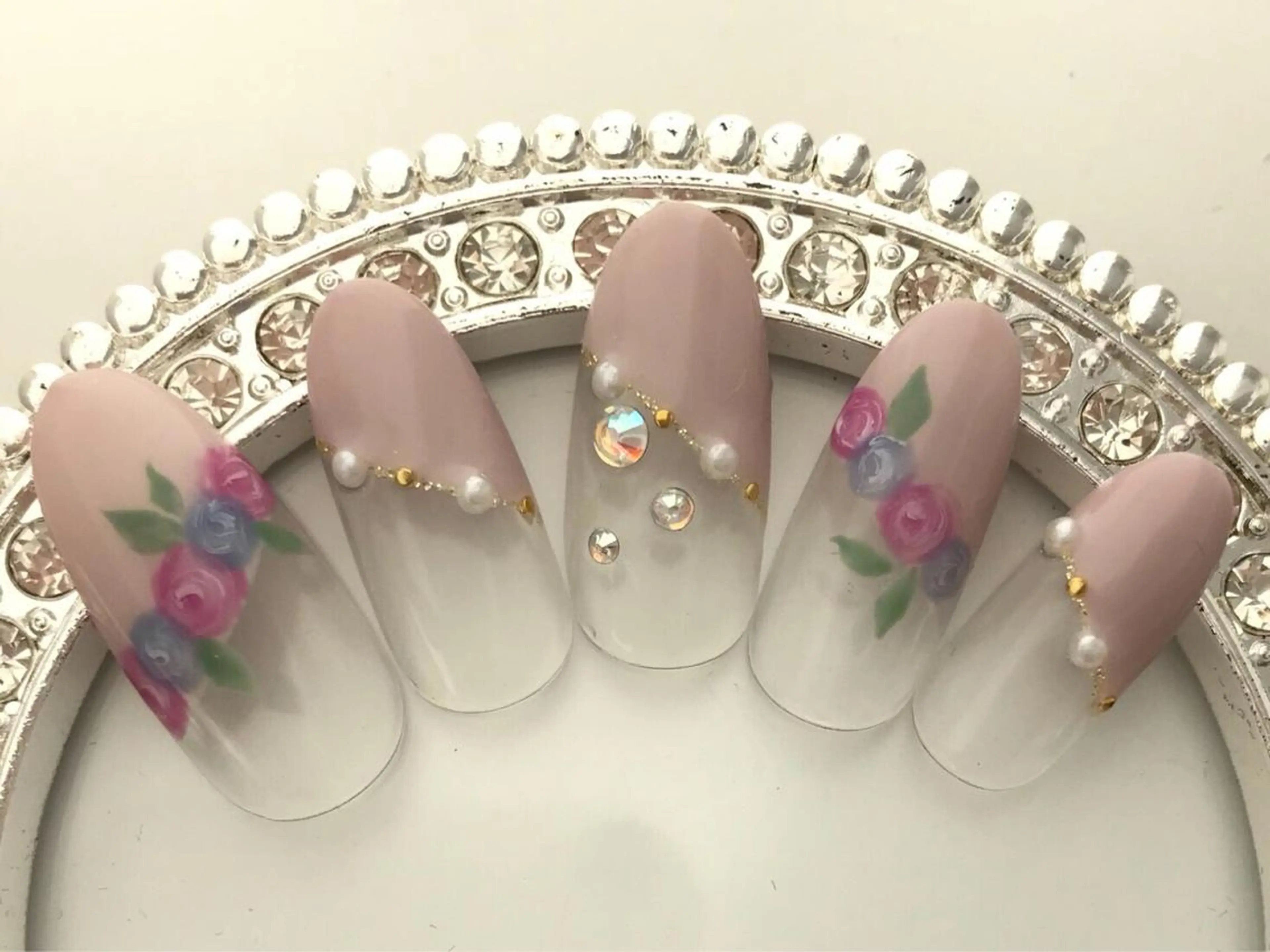 ネイル ストーンネイル Verest 西荻窪のネイルデザイン