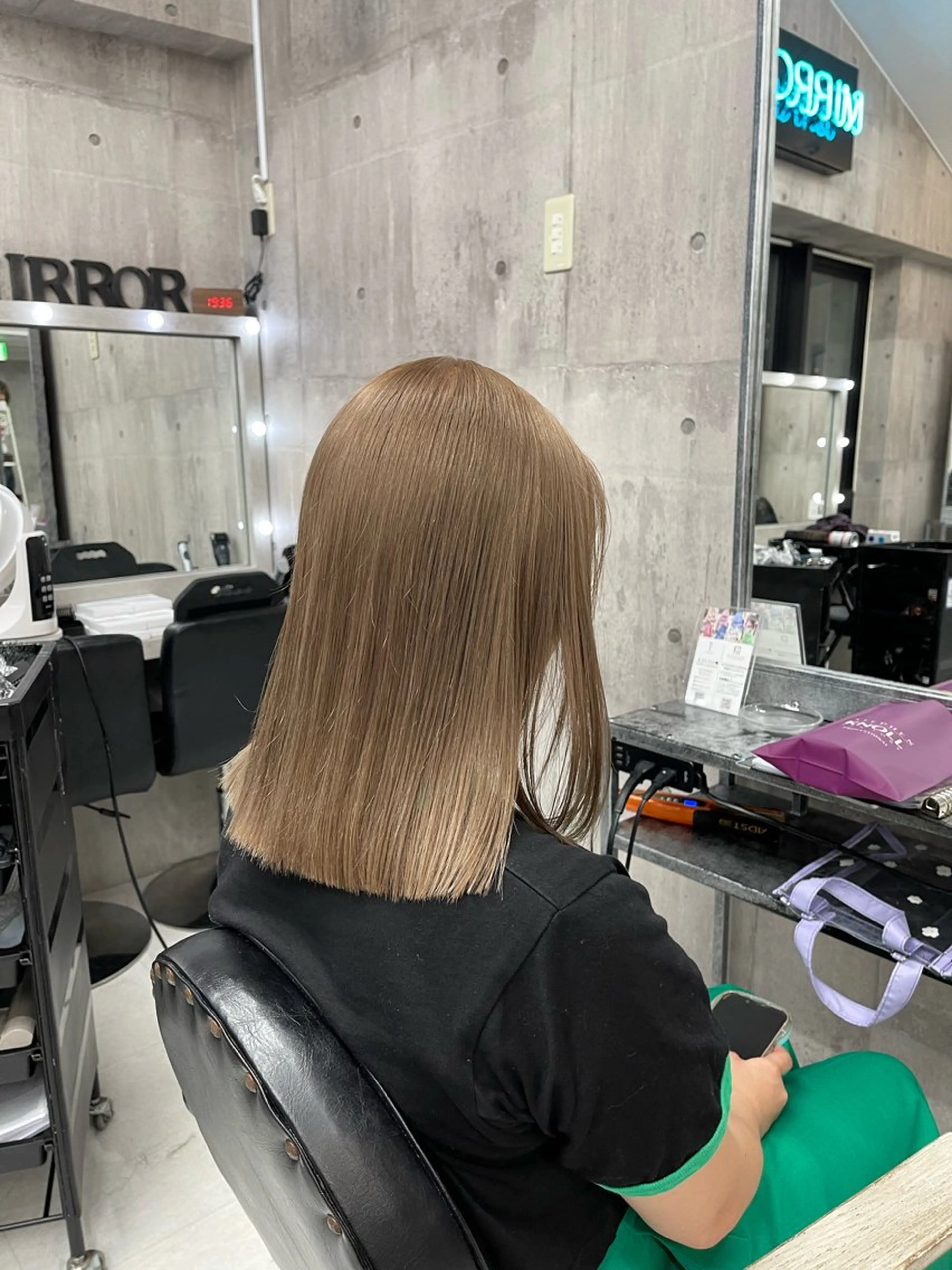 ミディアム カラー レイヤーの魔術師 𓍼takumi𓍼のヘアスタイル