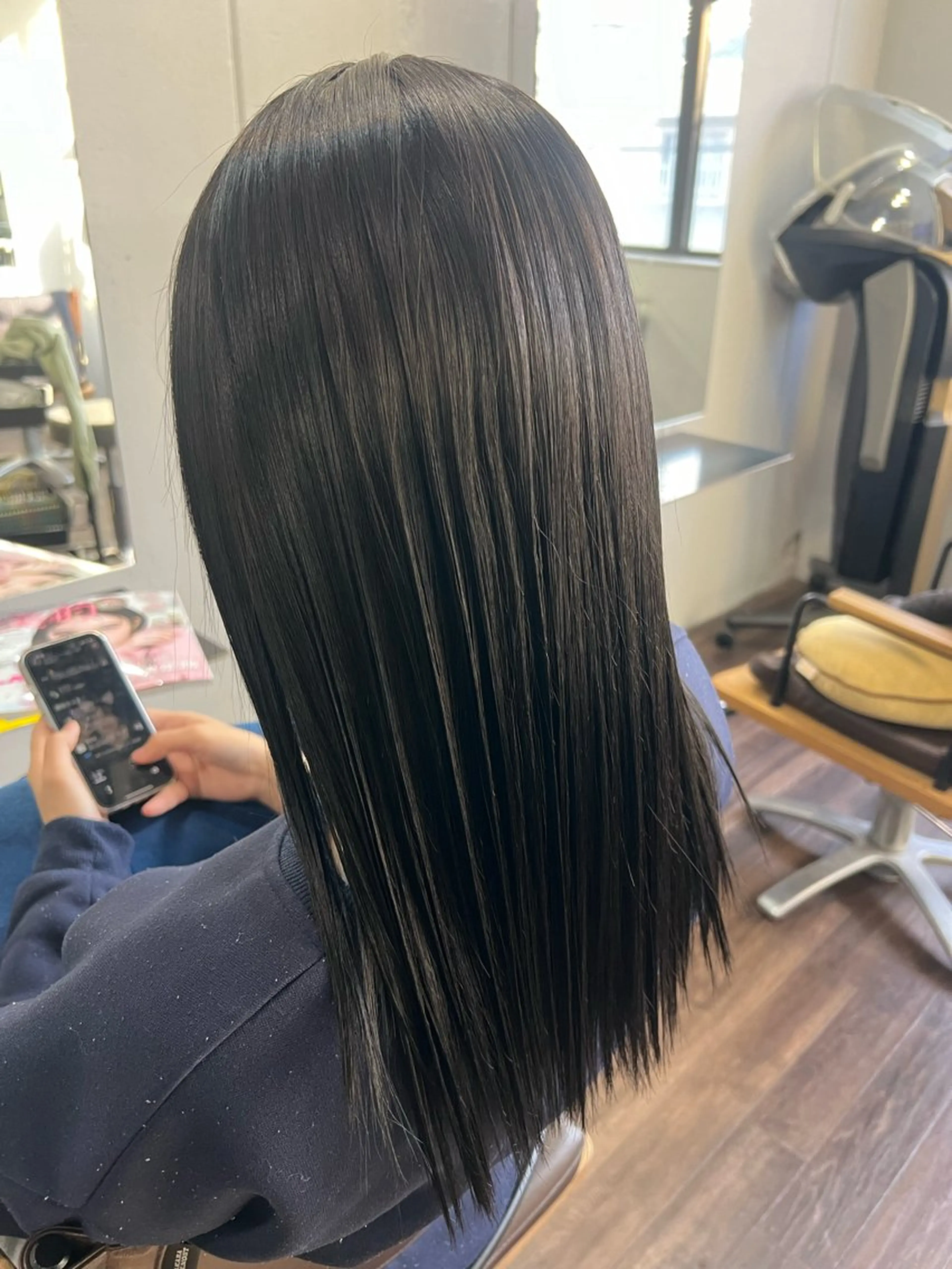 ロング カラー デザインカラー ハイライトカラー ハイトーンカラー ハイライト terra🌈大久保 睦美のヘアスタイル