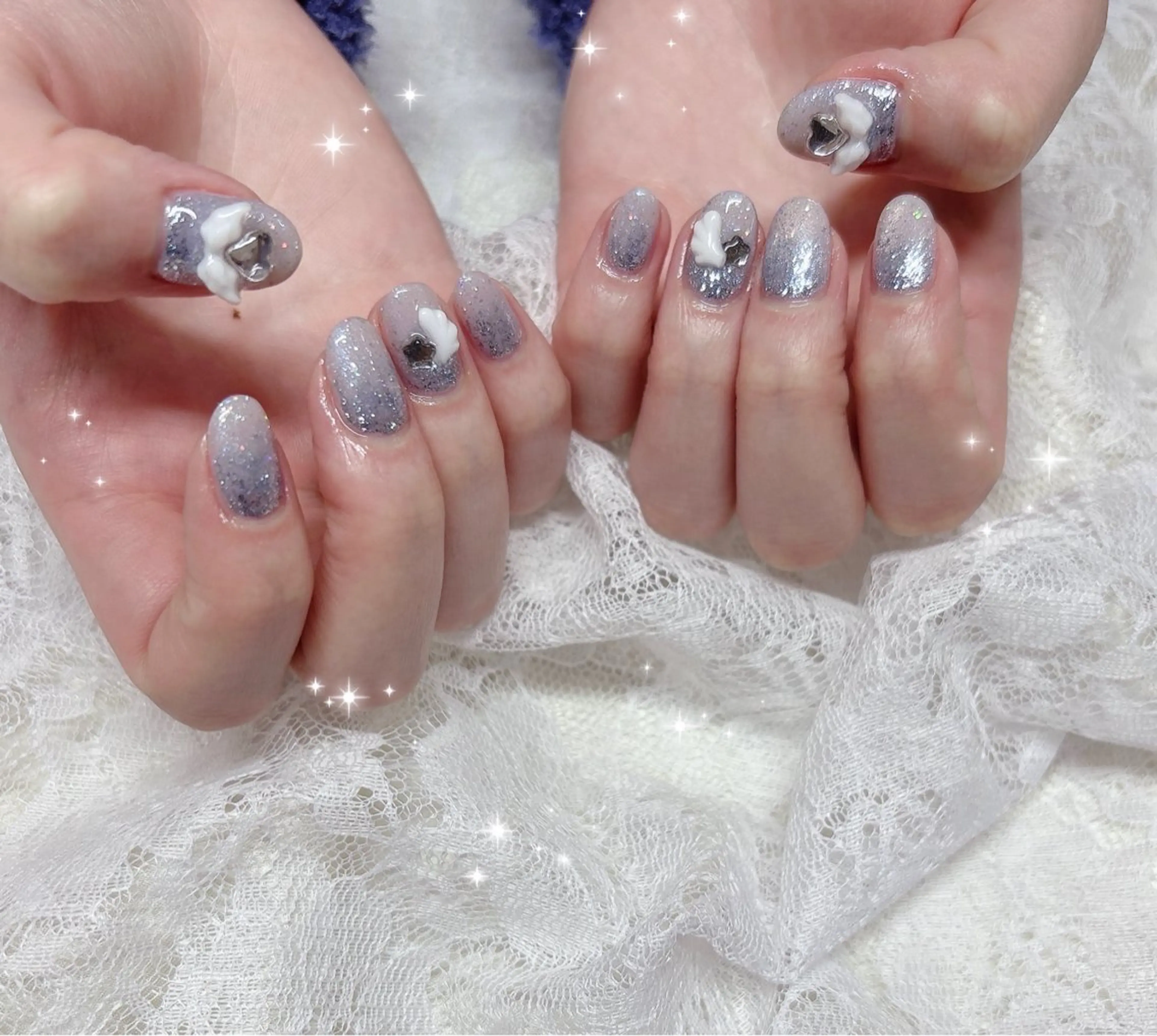 ネイル ブルー キラキラネイル ハンドネイル FLARE NAIL フレアネイルのネイルデザイン