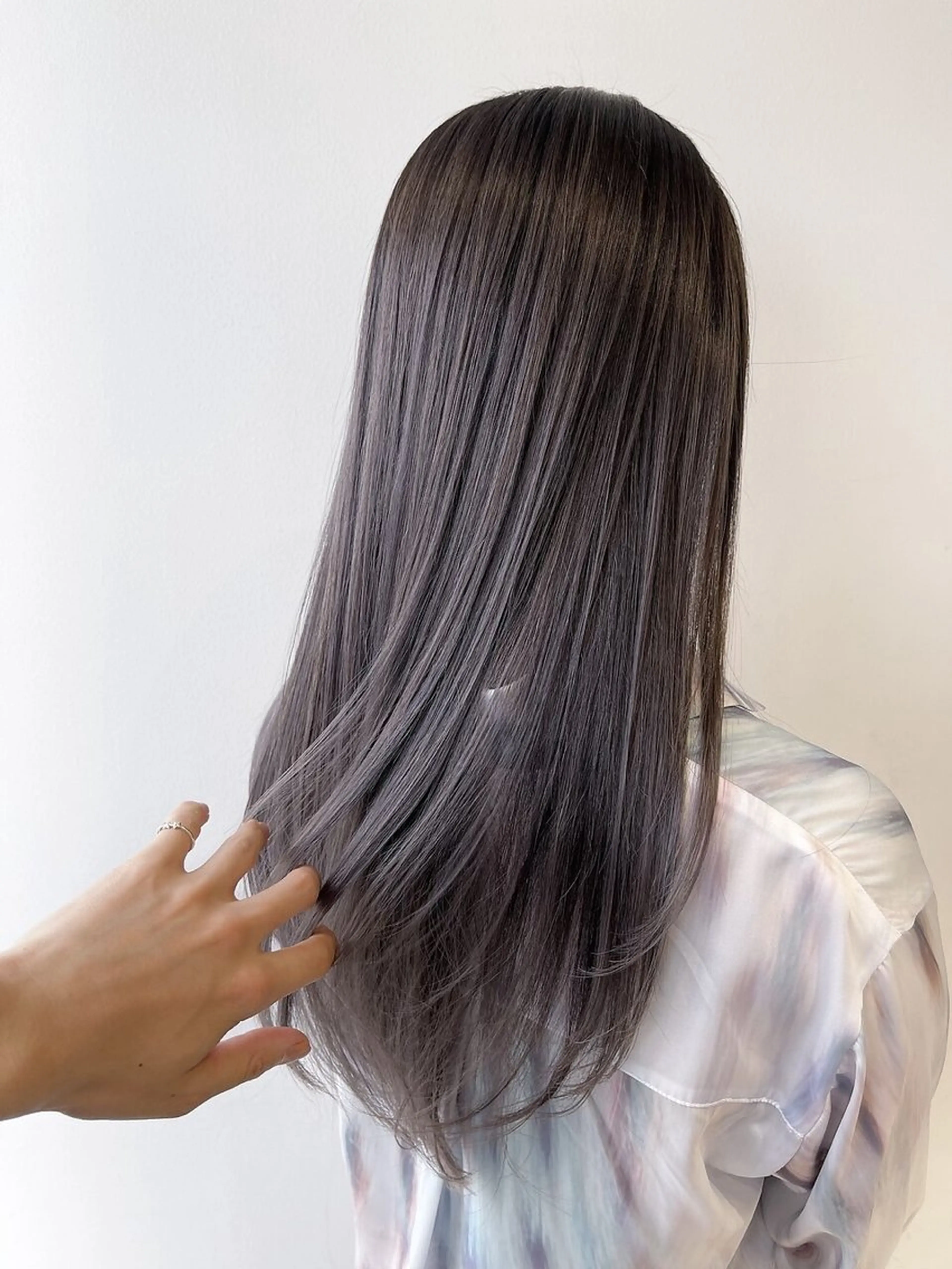 ロング 🌟透明感カラー モテ髪Ando🌟のヘアスタイル