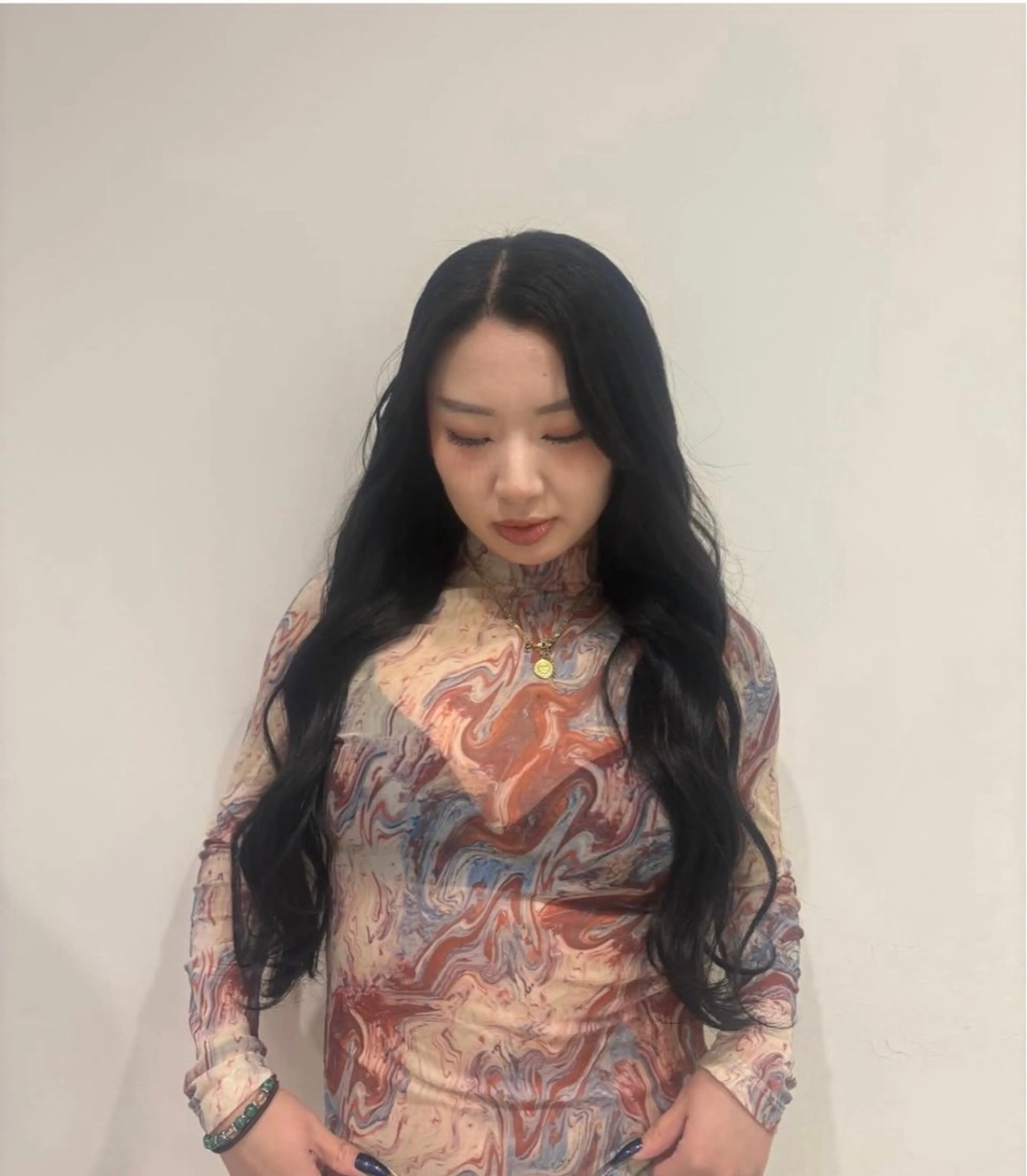 ロング 佐藤 萌のヘアスタイル