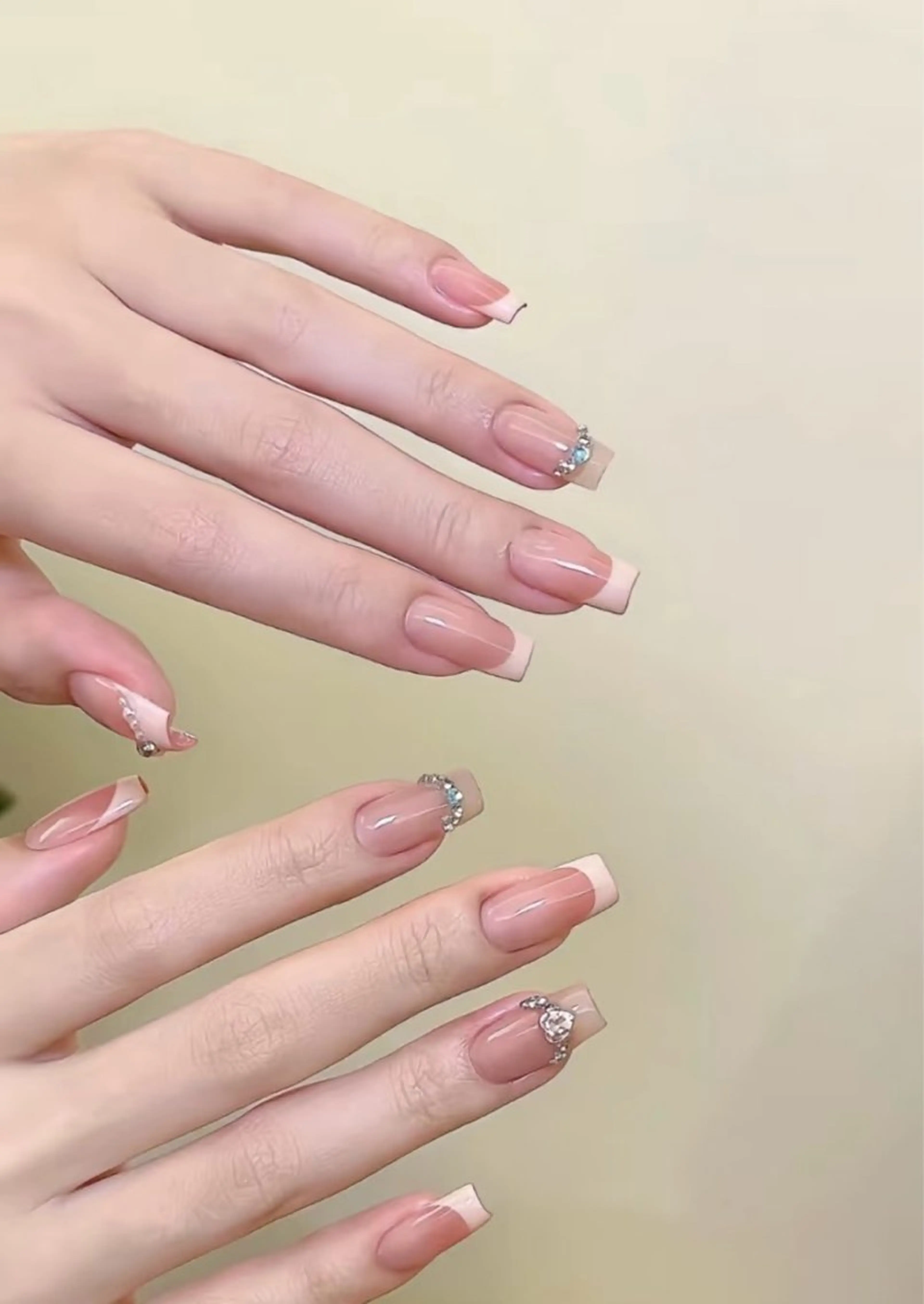 ネイル 高木 維麗絲のネイルデザイン