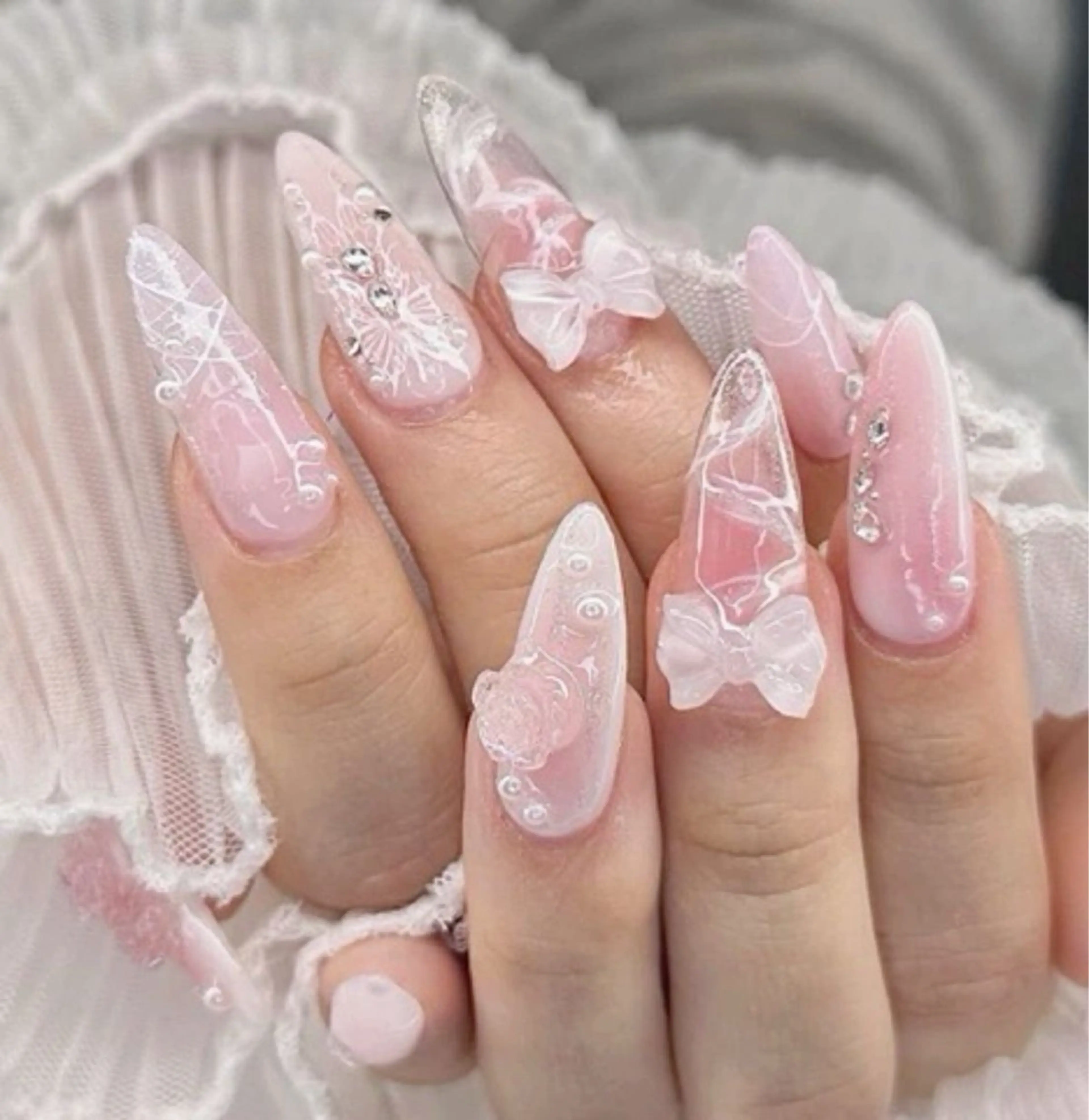ネイル マグネットネイル ピンク ネイルチップ 冬ネイル Lee Nailsのネイルデザイン