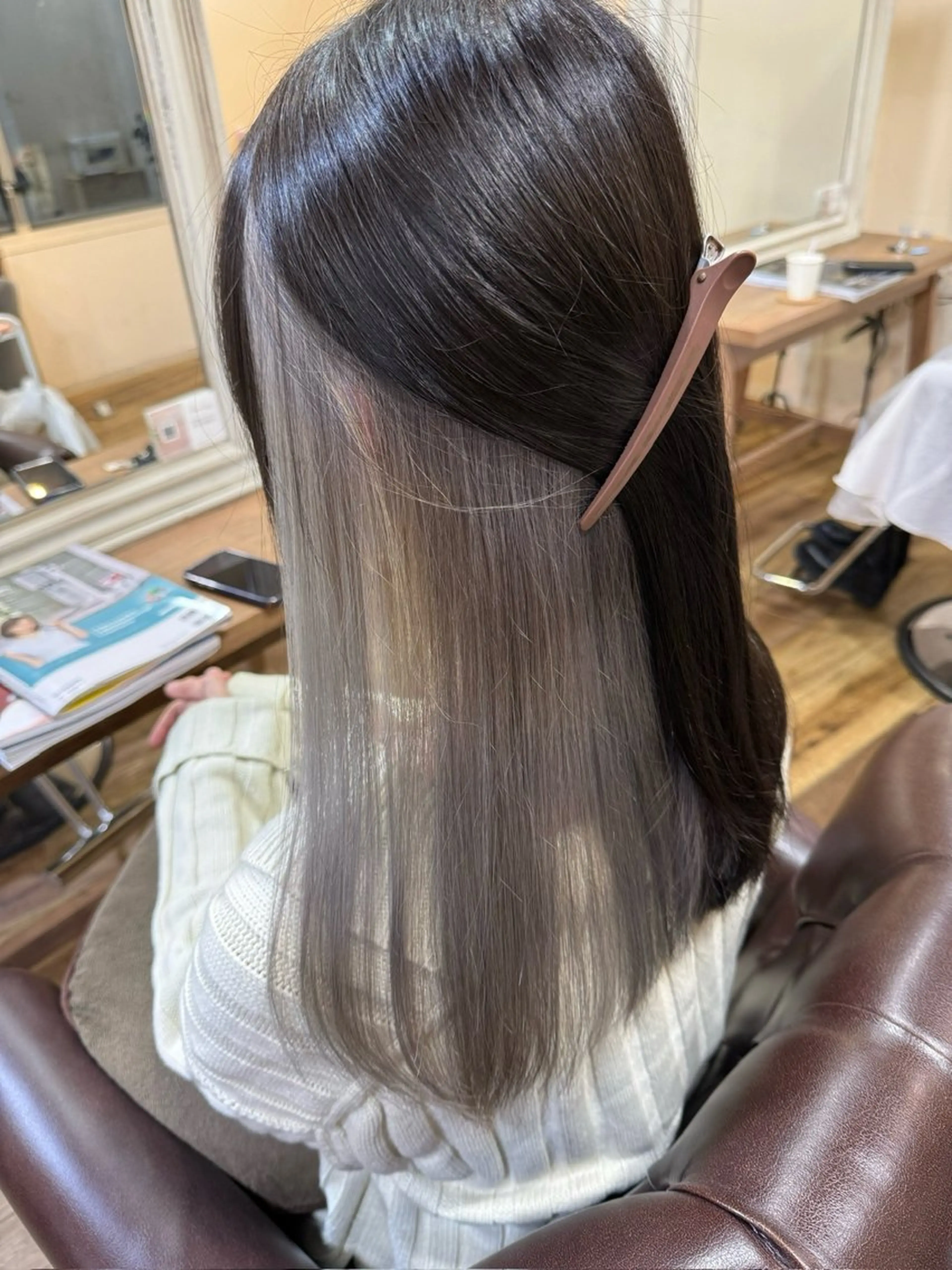 【🫧インナーカラー🫧】¥3,300(ダブルカラー、ブリーチあり)の写真