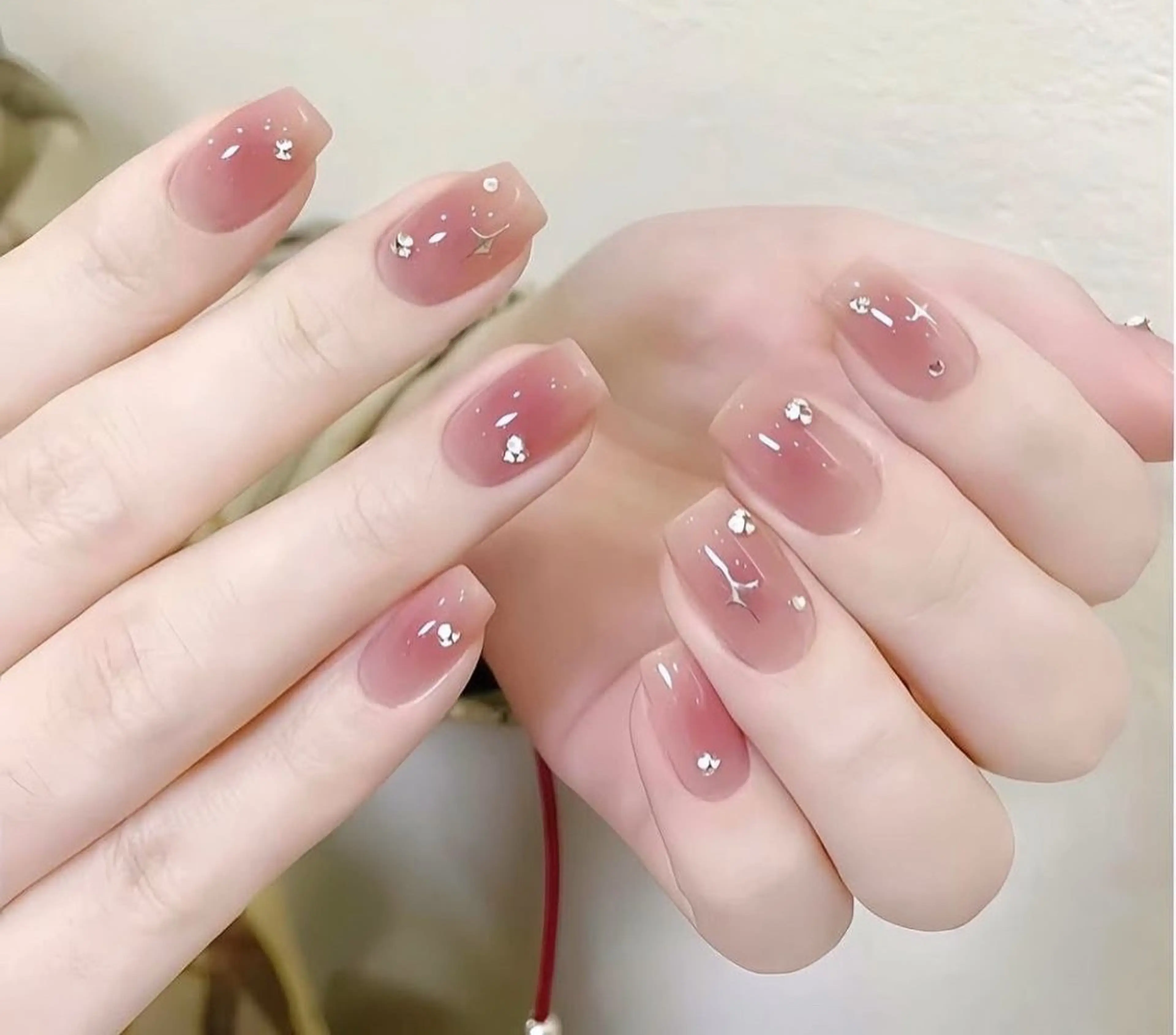 ネイル フットネイル ジェルネイル 韓国ネイル マグネットネイル 持ち込み ハンドネイル AKIKO ネイルサロンのネイルデザイン