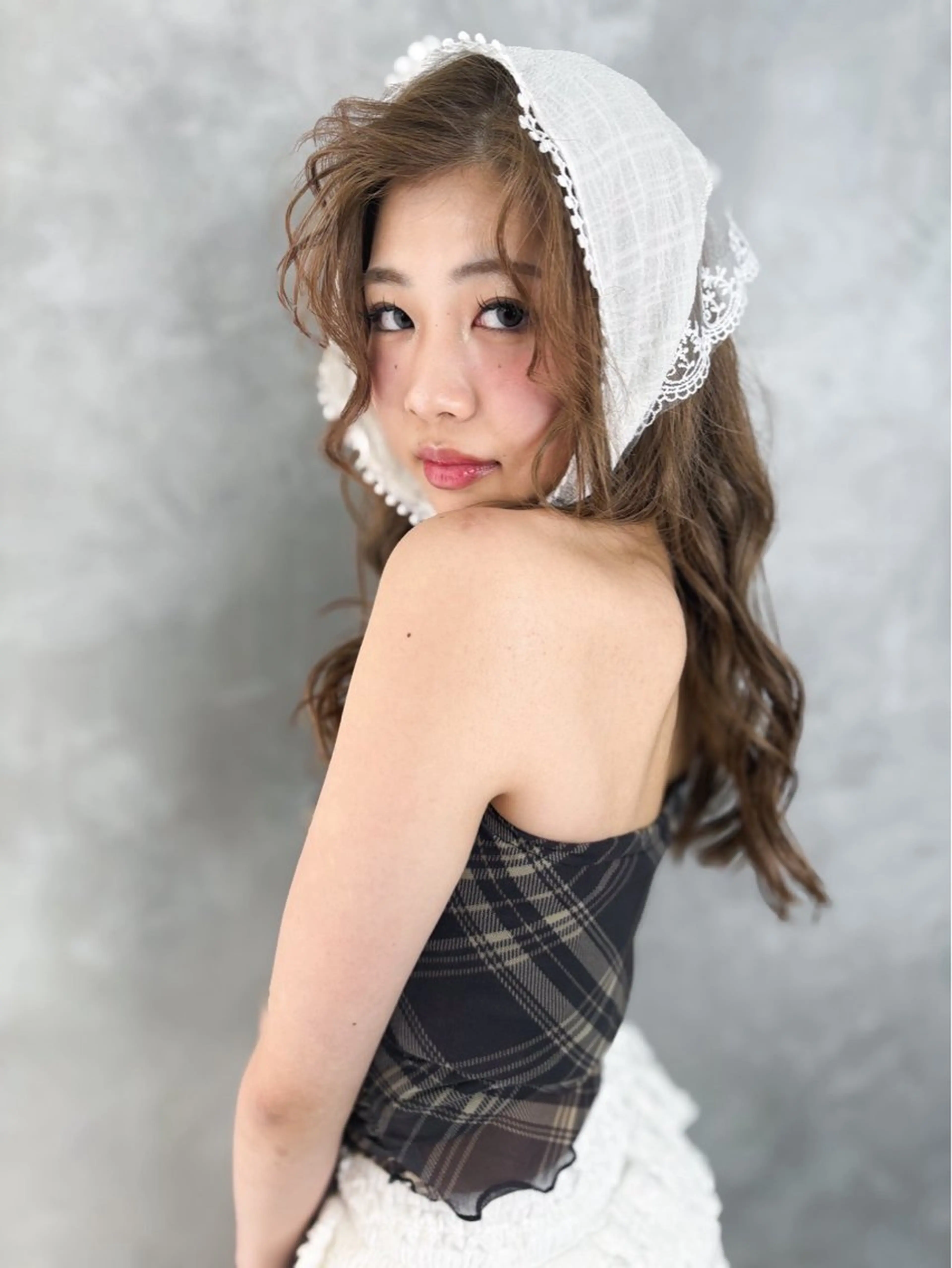 ロング 西田 朋華のヘアスタイル
